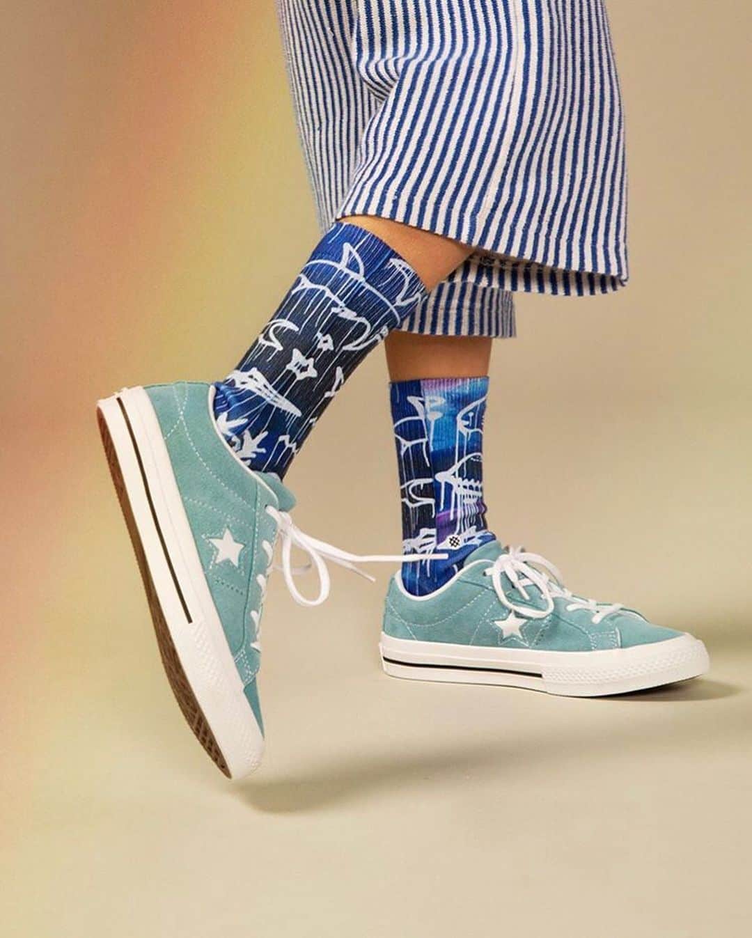 のインスタグラム：「Summer school 🐟⠀⠀ This Summer, @gregorysiff whipped up a fishy new design for our Kids collection. #StanceKids⠀⠀ #ありきたりはつまらない」