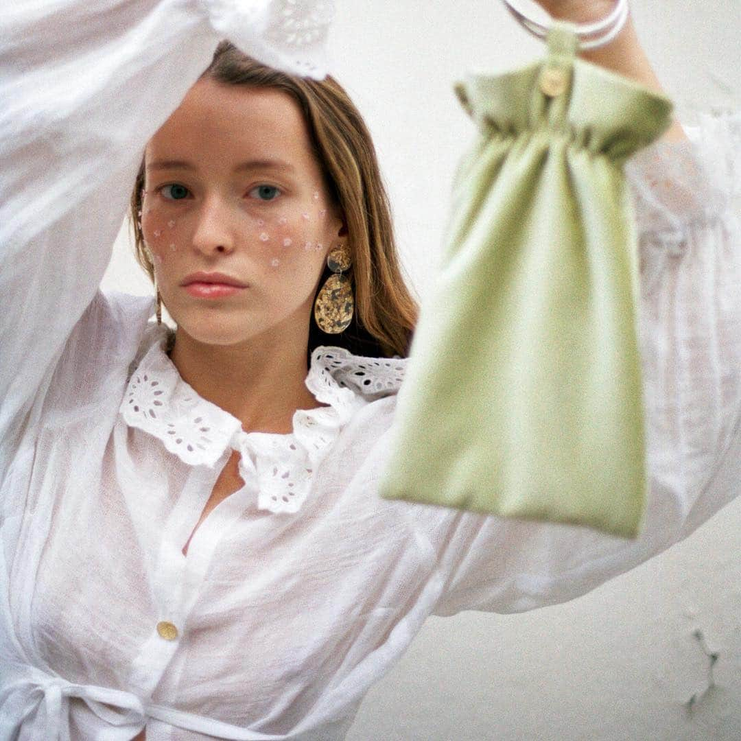 Vogue Runwayさんのインスタグラム写真 - (Vogue RunwayInstagram)「After studying fashion design in her native France, young French designer Mélanie Pothron started making delicate folk blouses with ruffled collars and blouson sleeves, posting her handmade creations on Instagram. To say they were an instant success would be an understatement—demand is still so high for Pothron’s dainty tops that her monthly drops sell out in mere minutes. So far, this sounds like the recipe for Instagram flash-in-the-pan success: trendy item, the right It Girl fans, lots of social media clout, and limited edition product. But Pothron wants her brand to have both longevity and meaning. That’s why she still hand-makes every top with a partner in Paris, bringing the level of craftsmanship to almost couture grade. At the link in our bio, Pothron explains why she wants to bring her slow fashion approach to France, and the rest of the world. Photo by @flaviasistiaga #vogueworld」6月1日 22時52分 - voguerunway