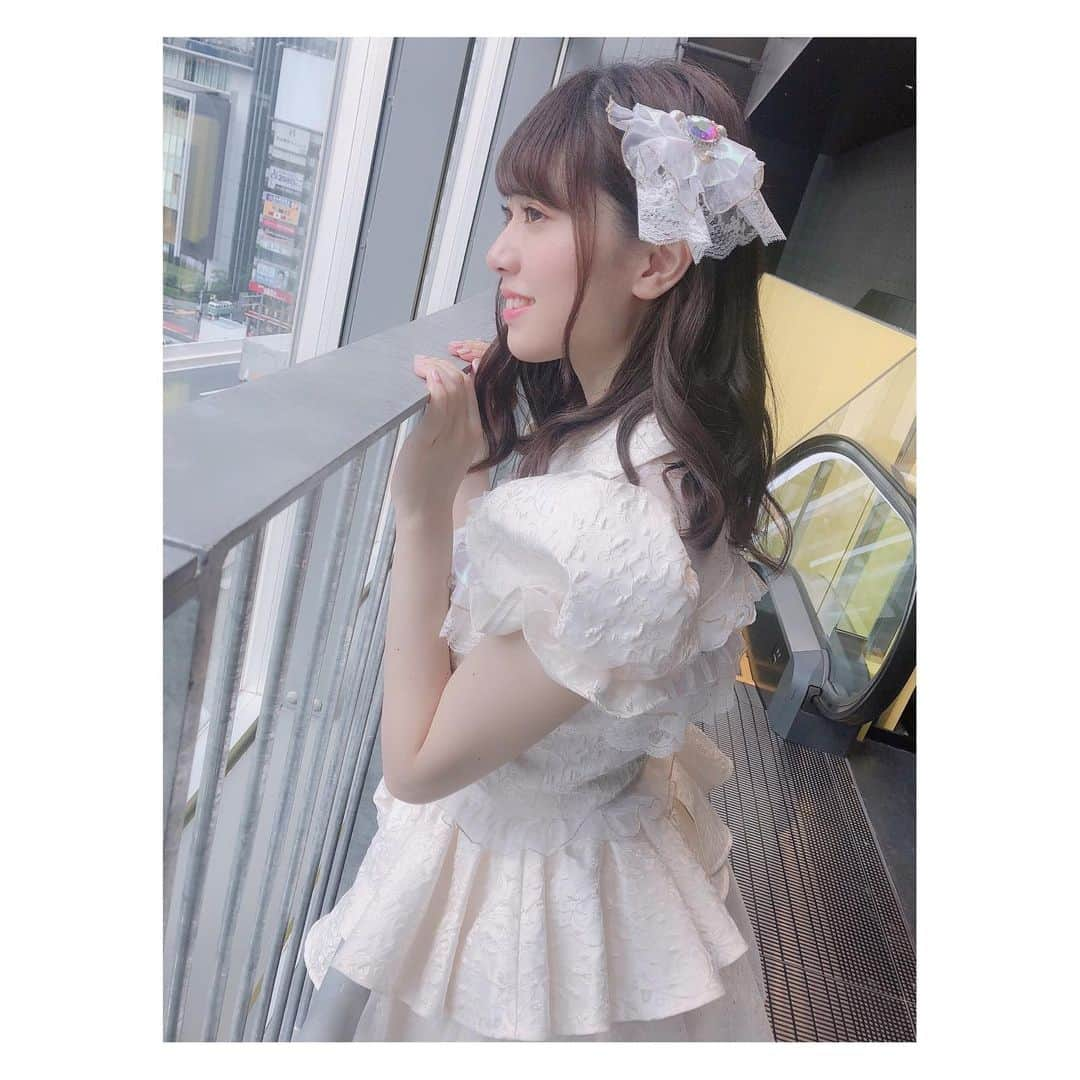 星名あゆみさんのインスタグラム写真 - (星名あゆみInstagram)「新衣装になりました^_^ どうですか？？﻿ そして公式で発表されたとおり﻿ 正式に担当カラーが青色になりました💙﻿ ・﻿ ・﻿ ・﻿ ﻿  #photoshop #instagramjapan #like4likes  #アイドル #idol #ヘアカラー #ヘアスタイル #ootd #アイドル #followme #instagood #selfie #me #新衣装 #衣装#コスプレ」6月1日 22時56分 - hoshina_ayumi