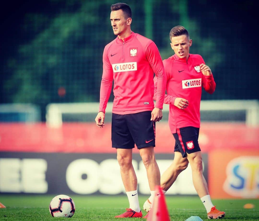 アルカディウシュ・ミリクのインスタグラム：「Przygotowania do kolejnych ważnych meczów eliminacyjnych z Macedonią Północną i Izraelem 💪  Preparation for another important games against North Macedonia and Israel 💪  Preparazione per la prossime partite  della qualificazioni EURO 2020.  #polska #gopoland #laczynaspilka #NorthMacedoniaPoland #PolandIsrael #RoadToEuro2020」