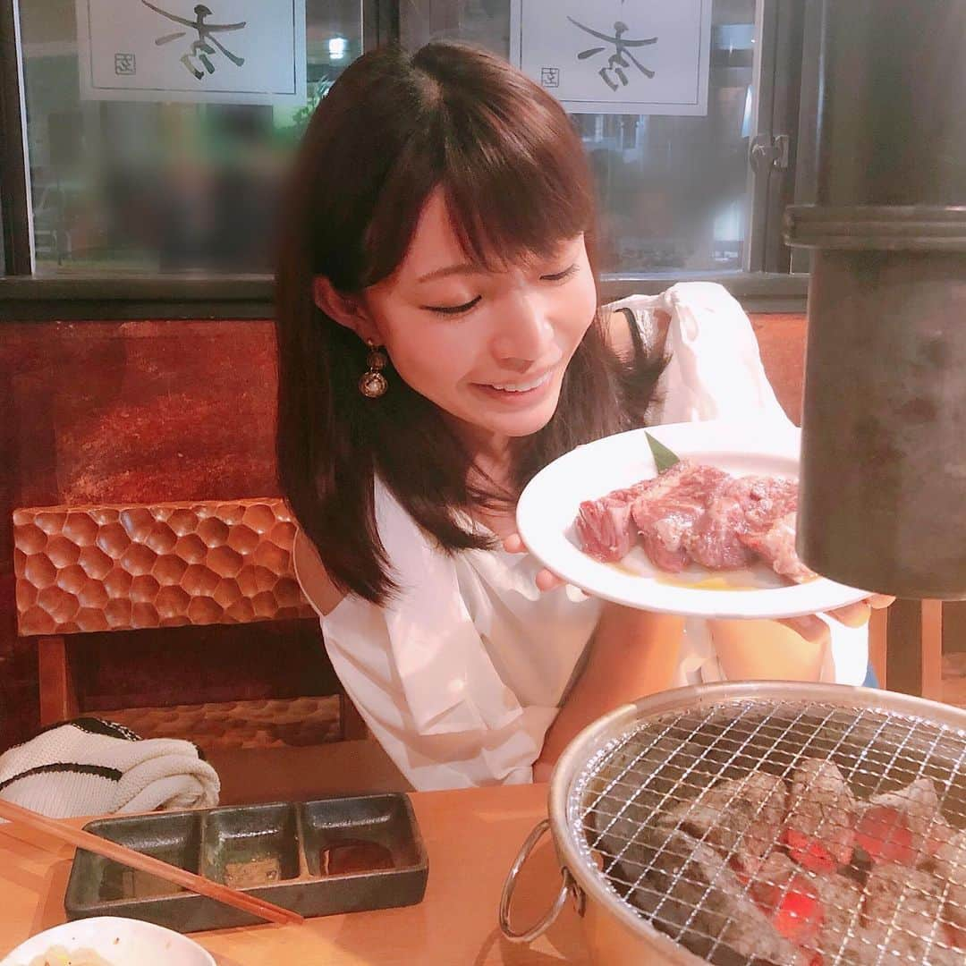 熱田久美さんのインスタグラム写真 - (熱田久美Instagram)「少し前の写真ですが…🥓 お肉…なんなら昨日沢山食べたのに 最近すごく欲している＼＼\\٩( 'ω' )و //／／笑 ・ 今日はお勉強したりお散歩したり… お休みの今日はお仕事はちょこっとだけ☀️ ・ 6月はもっと気合い入れる予定です🔥←射手座のオンオフあるある 皆様どうぞ宜しく御願い致します！ ・ #6月 #june #よろしくお願いします #麦茶の日  #焼肉 #渋谷 #東京 #食べたい #肉食女子 #肉食 #女子  #お肉大好き #みんな大好き #weekend #saturday #holiday #週末 #土曜日 #勉強 #さんぽ #散歩 #犬  #おやすみ #おやすみなさい #明日も頑張ろう #ファイト #自分 #射手座 #性格 #白黒」6月1日 23時11分 - kuumi1125