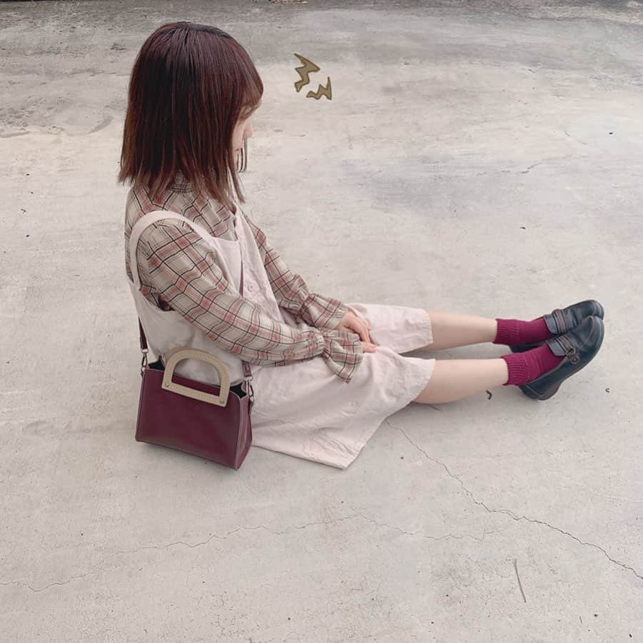 夏川愛実のインスタグラム：「ㅤㅤㅤㅤㅤㅤㅤㅤㅤㅤㅤㅤㅤ ㅤㅤㅤㅤㅤㅤㅤㅤㅤㅤㅤㅤㅤ  昨日の #私服 ㅤㅤㅤㅤㅤㅤㅤㅤㅤㅤㅤㅤㅤㅤㅤㅤㅤㅤㅤㅤㅤㅤ ㅤㅤㅤㅤㅤㅤㅤㅤㅤㅤ トップス @niceclaup_official_ ㅤㅤㅤㅤ ㅤㅤㅤㅤㅤㅤㅤㅤㅤㅤㅤㅤㅤㅤㅤㅤㅤㅤㅤㅤ スカートは台湾の問屋で❤︎✌️ ㅤㅤㅤㅤㅤㅤㅤㅤㅤㅤㅤㅤㅤㅤㅤㅤㅤㅤㅤㅤㅤㅤ #私服コーデ#春コーデ#コーデ#春服#大学生コーデ#今日のコーデ #niceclaup#ローファー#チェック#ブラウス #低身長コーデ#148cmコーデ#ベージュ#ワンピース ㅤㅤㅤㅤㅤㅤㅤㅤㅤㅤㅤㅤㅤㅤㅤㅤㅤㅤㅤㅤㅤㅤㅤㅤ」