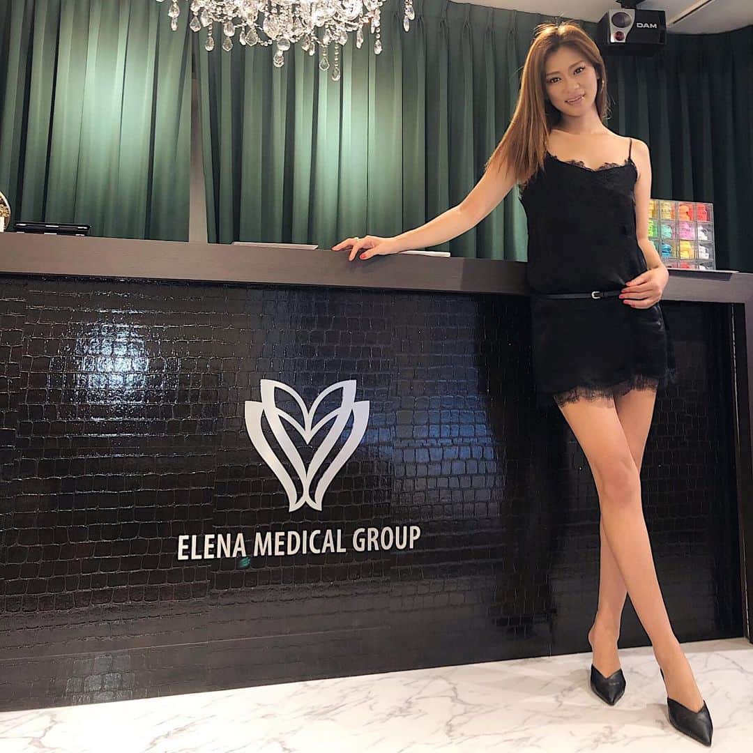 長谷川唯のインスタグラム：「・ ・ @elena__clinic のHIHUを受けに行ってきたよ😌✨終わって鏡を見た瞬間の違いが変わりすぎて自分自身も驚いたの🤭❤️それぐらい効果が出たし受けてよかった💯 ・ ・ エレナクリニックでは沢山の美容系などもあるのでおススメだよん💛💛 ・ ・ #エレナクリニック #hifutreatment #me #ハイフ #エステ #新宿」