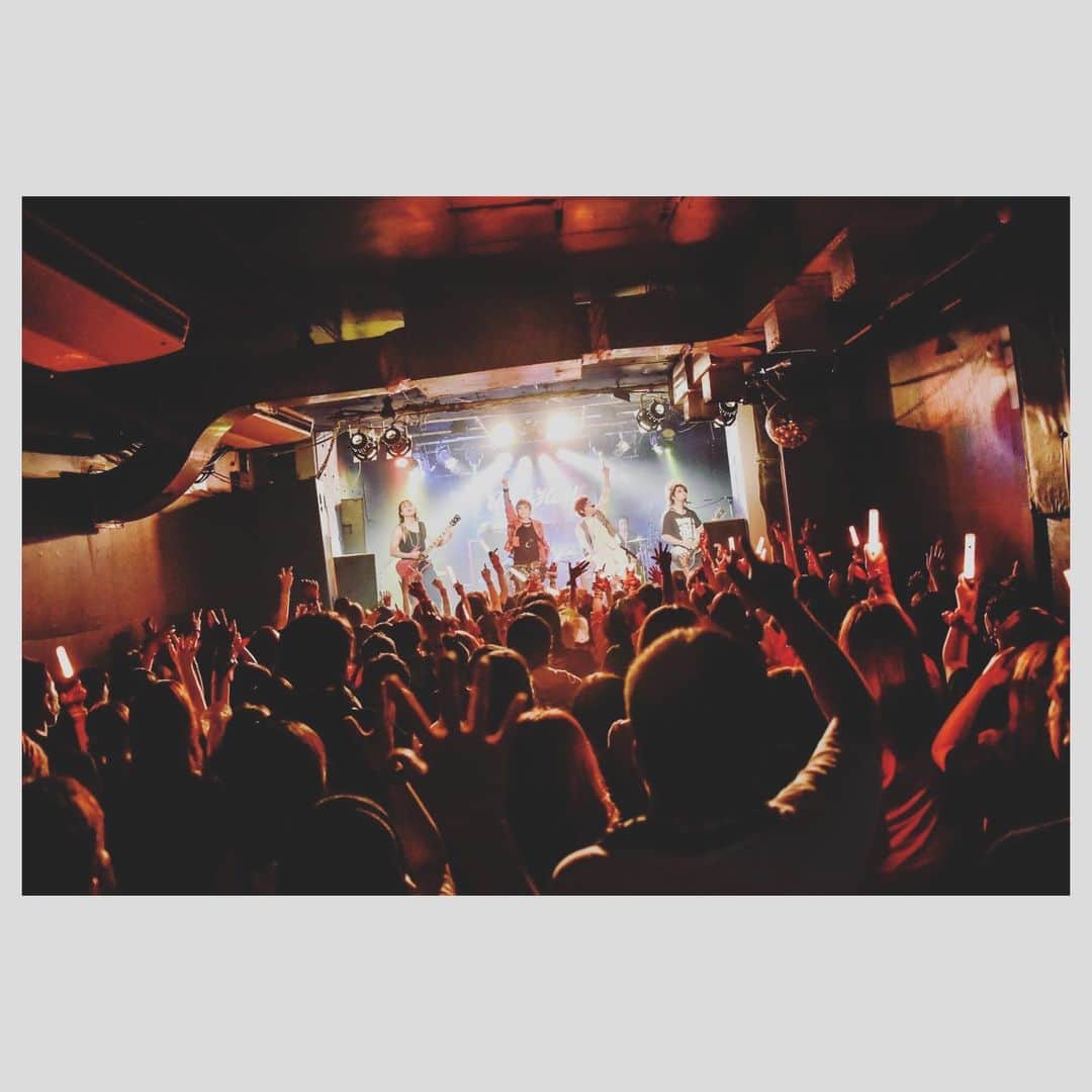 ELSAのインスタグラム：「スプリットツアー4本目名古屋も最高でした！ありがとう♡ #jealkb #the冠 #大須radhall」