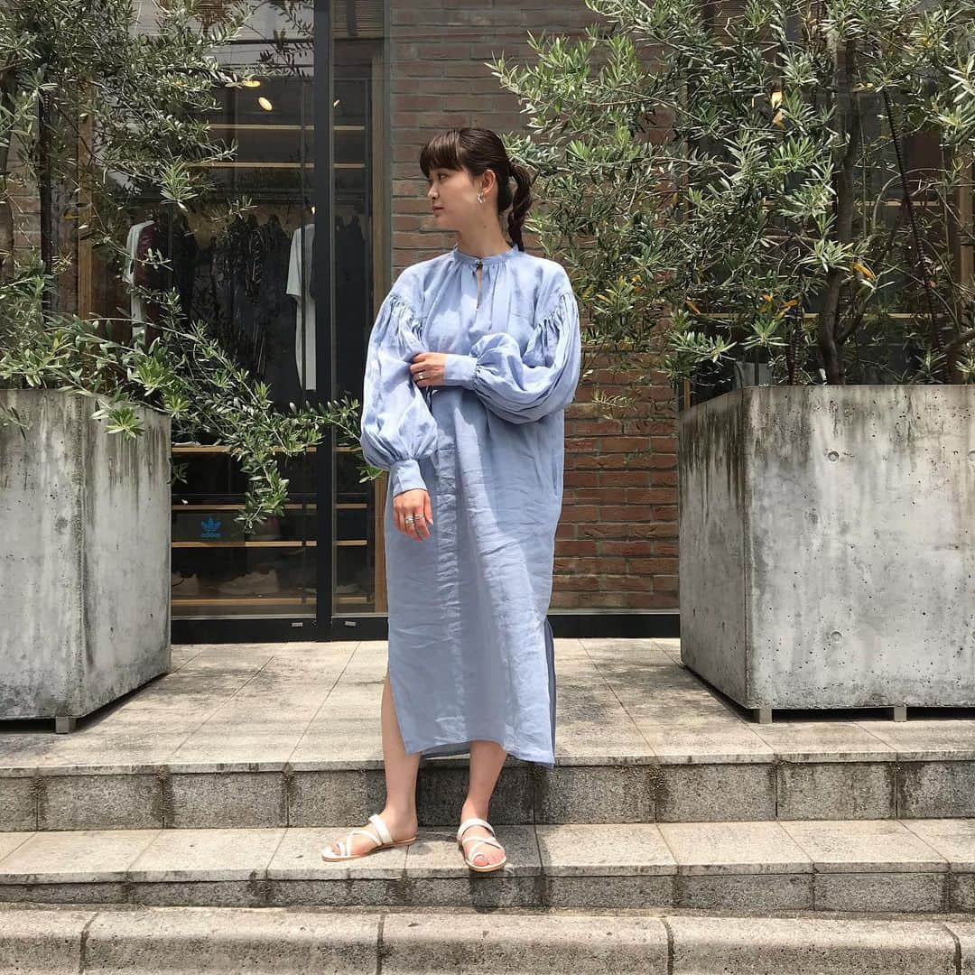 FREAK'S STORE渋谷さんのインスタグラム写真 - (FREAK'S STORE渋谷Instagram)「【 Lady's Styling 】﻿﻿ ﻿ ﻿﻿ ［ item ］﻿﻿ RAMIE SLIT DRESS﻿ ¥37,800+tax / @holiday_pr ﻿﻿ ﻿﻿﻿ ﻿ model:  @__rkm18 (167cm)﻿ ﻿﻿ #HOLIDAY﻿ #freaksstore #freaksstore19ss ﻿﻿ #freaksstore_shibuya_ladys﻿ ﻿」6月1日 23時54分 - freaksstore_shibuya