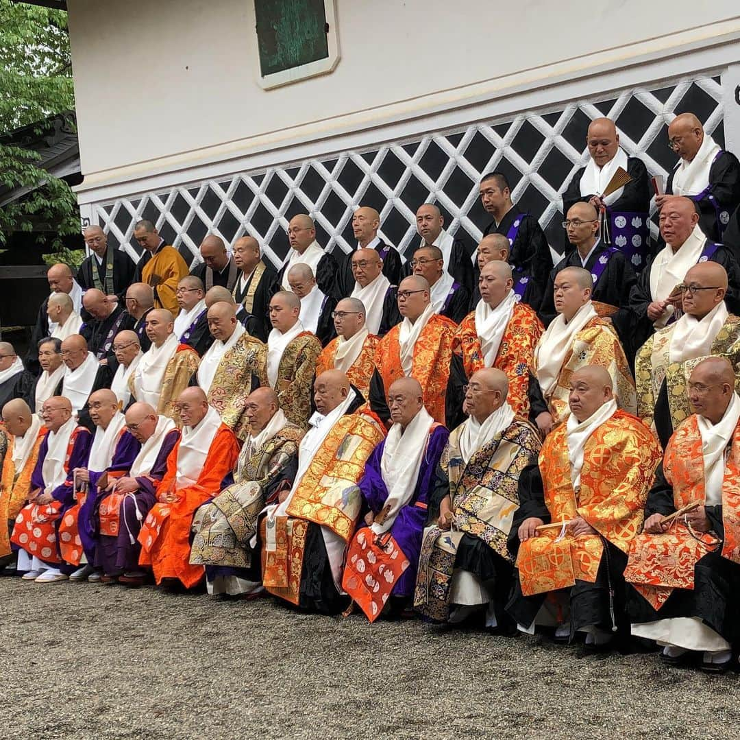 和泉元彌さんのインスタグラム写真 - (和泉元彌Instagram)「20190515 @高野山別格本山 清浄心院  鳳凰奏殿・永山帰堂落慶法要 記念奉納狂言  千二百年余の高野山の歴史 一千年先までの祈り その始まりの日  過去と未来の間で 生かされている事を実感し 受け継がれてきた無形の芸術を 「今」、一千年後を思って 奉納させていただきました。」6月1日 23時55分 - izumimotoya