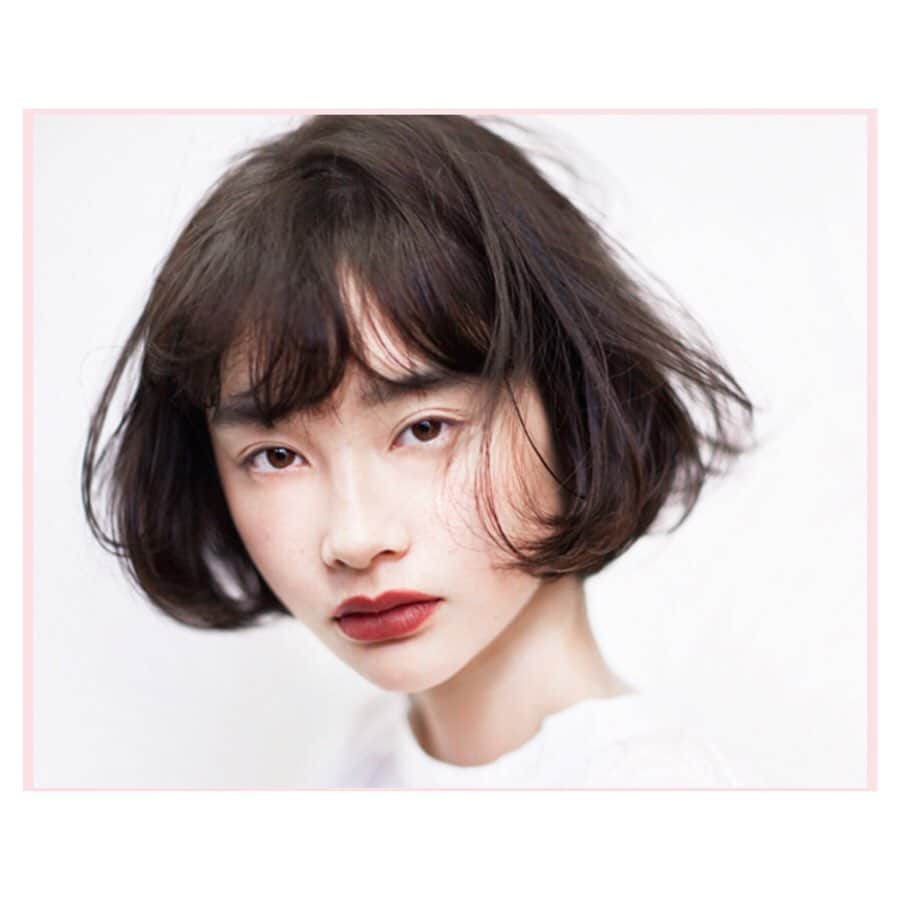 HAIR CATALOG . JPさんのインスタグラム写真 - (HAIR CATALOG . JPInstagram)「空気をはらみ柔らかく軽やかに、そしてとことんナチュラルに。 こだわりのスタイルはスタイリングも簡単なんです。  #hc#haircatalog#hairstyle#hair#hairsalon#japan#bob#mash#fashion#makeup#natual#ヘアカタ#ヘア#ヘアスタイル#ヘアカラー#マッシュ#ボブ#マッシュボブ#ミディアム#ミディアムボブ#ショートマッシュ#ショート#パーマ#夏髪  @hair_catalog_jp  Double SONS @double_hairsalon Shota Matsui  @matsui_sons」6月1日 15時06分 - hair_catalog_jp