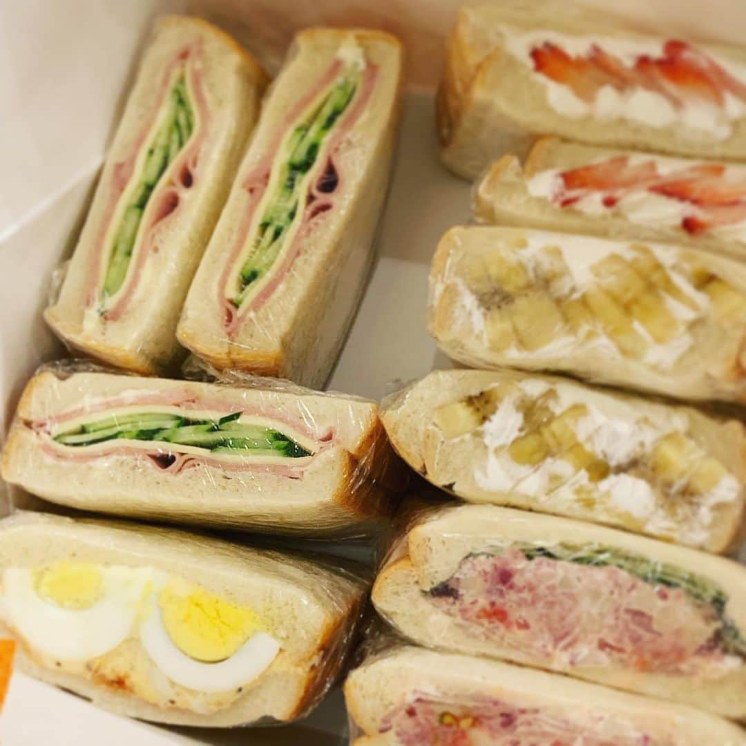 杏さゆりさんのインスタグラム写真 - (杏さゆりInstagram)「サンドイッチ屋さん @wawich_meguro  へ😆✨ . 写真撮るってムービーだったってゆー動画、ストーリーに載せましたw そっちも見てみてね🤣 . #サンドイッチ #sandwich #ワウィッチ #wawich #杏さゆり #SayuriAnzu」6月1日 15時27分 - anzu_sayuri_official