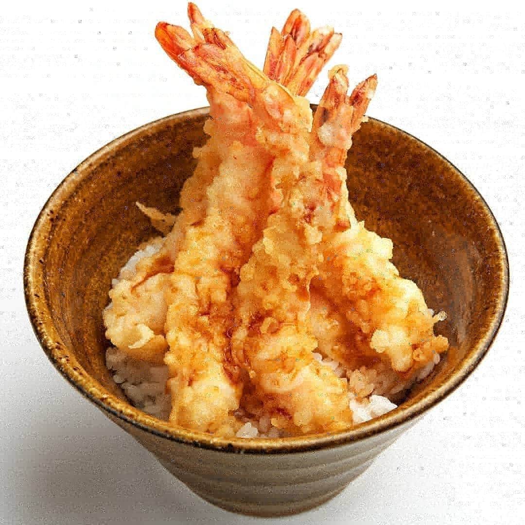 Japan Food Townさんのインスタグラム写真 - (Japan Food TownInstagram)「Tempura is the one of the popular Japanese cuisine. We believe many of you love crispy, juicy tasty tempura.﻿ ﻿ Visit and enjoy authentic Tempura at "Tempura Tsukiji Tenka" in Japan Food Town! Selected ingredients and preparation also, the skill and experience to make Tempura will make you a YUMMY smile!!﻿ ﻿ Select from variety of Tempura and Donburi menu also, you can't miss Kaisendon and fresh Sashimi menu too!!﻿ ﻿ Visit "Tempura Tsukiji Tenka" for your lunch or dinner during weekend shopping around Orchard.﻿ ﻿ ﻿ Japan Food Town is located at 435 Orchard Road, Wisma Atria Unit 04-39/54.﻿ Tempura Tsukiji Tenka is located at Wisma Atria #04-42 in Japan Food Town.﻿ ﻿ ﻿ 日本料理の中でも誰でも知っている天ぷら。みなさんもカリッと揚がってジューシーで熱々の美味しい天ぷらが大好き！と言う方が多いのではないでしょうか。﻿ ﻿ Japan Food Town内の「天ぷら築地天香」でこだわりの本格天ぷらを楽しみませんか！厳選した素材を丁寧に下準備して技術と経験豊かなシェフが揚げてお出しする天ぷらはきっと一口でみなさんを美味しい笑顔にしてくれますよ！﻿ ﻿ 種類の豊富な天丼メニューからお好みの一品を選んで美味しくお召し上がり下さい。そして海鮮好きの方々には色々な海鮮丼、刺身もご用意してみなさまのご来店をお待ちいたしております！﻿ ﻿ 週末のオーチャードでのお買い物の合間のランチやディナーに是非お立ち寄り下さい。﻿ ﻿ ﻿ Japan Food Townは435 Orchard Road, Wisma Atria Unit 04-39/54にあります。﻿ 天ぷら築地天香はJapan Food Town内、Wisma Atria #04-42にあります。﻿ ﻿ ﻿ #tempura #tsukiji #tenka #tendon #ebi #donburi⁣ #japanfoodtown #japanesfood #eatoutsg #sgeat #foodloversg #sgfoodporn #sgfoodsteps #instafoodsg #japanesefoodsg #foodsg #orchard #sgfood #foodstagram #singapore #wismaatria #weekend」6月1日 15時41分 - japanfoodtown