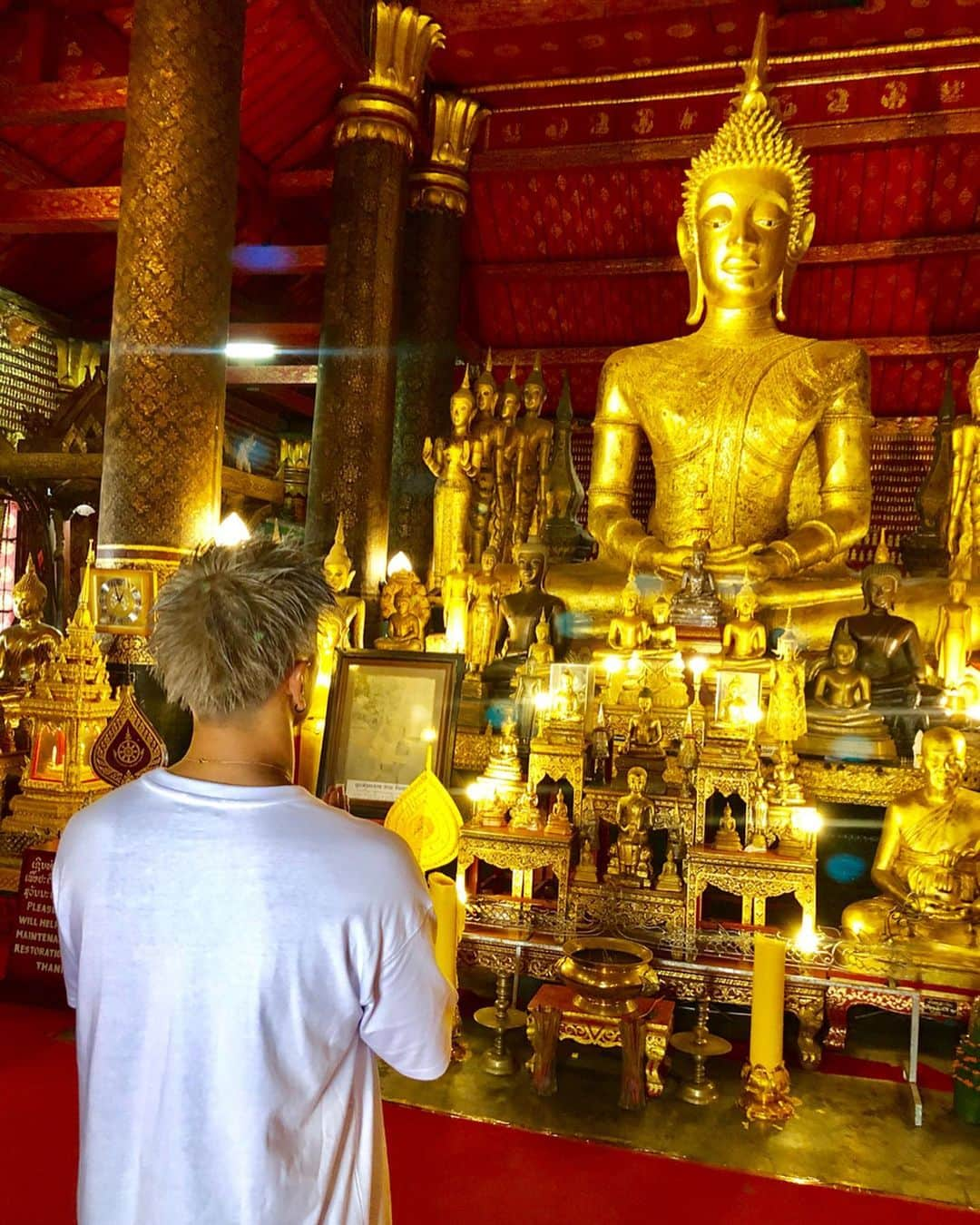 城戸康裕さんのインスタグラム写真 - (城戸康裕Instagram)「世界遺産、ルアンパバーンきた🙏🇱🇦 ・ きたというか、街全体が世界遺産だから、ずっと世界遺産😄 ・ 仏像の圧力ハンパなかった😆 ・ さすがに神様の前ではボケれず笑 ・ 世界遺産☆50 ・ #城戸遺産 ・ 2019.5.31◉ ルアン・パバンの町 《ラオス・ルアンパバーン》 ・ #Laos #🇱🇦 #LuangPrabang #ラオス #ルアンパバーン  #worldheritage @diviner_official  #🌏54ヶ国制覇」6月1日 15時58分 - yasuhiro.kido