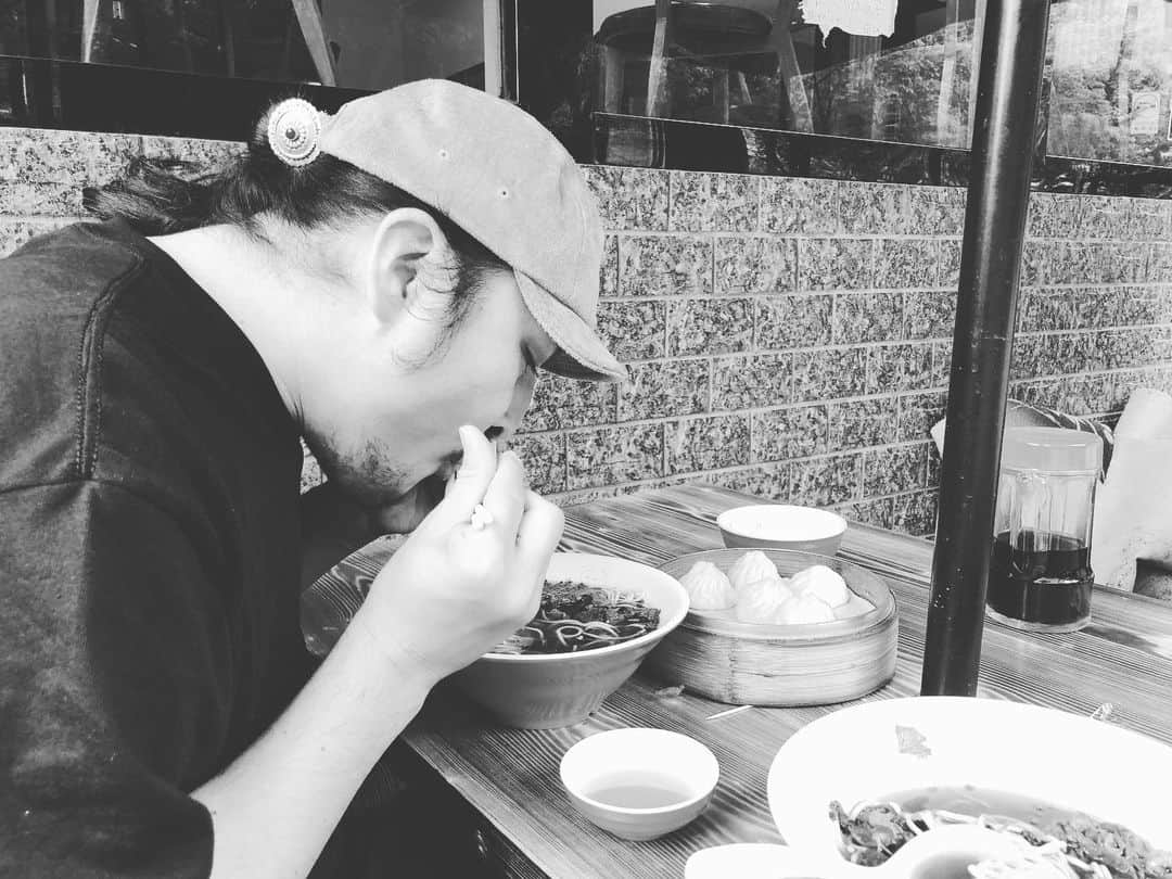 若旦那さんのインスタグラム写真 - (若旦那Instagram)「とりあえず、小籠包と麺。 中国語が分からなすぎて困る」6月1日 15時51分 - waka__danna