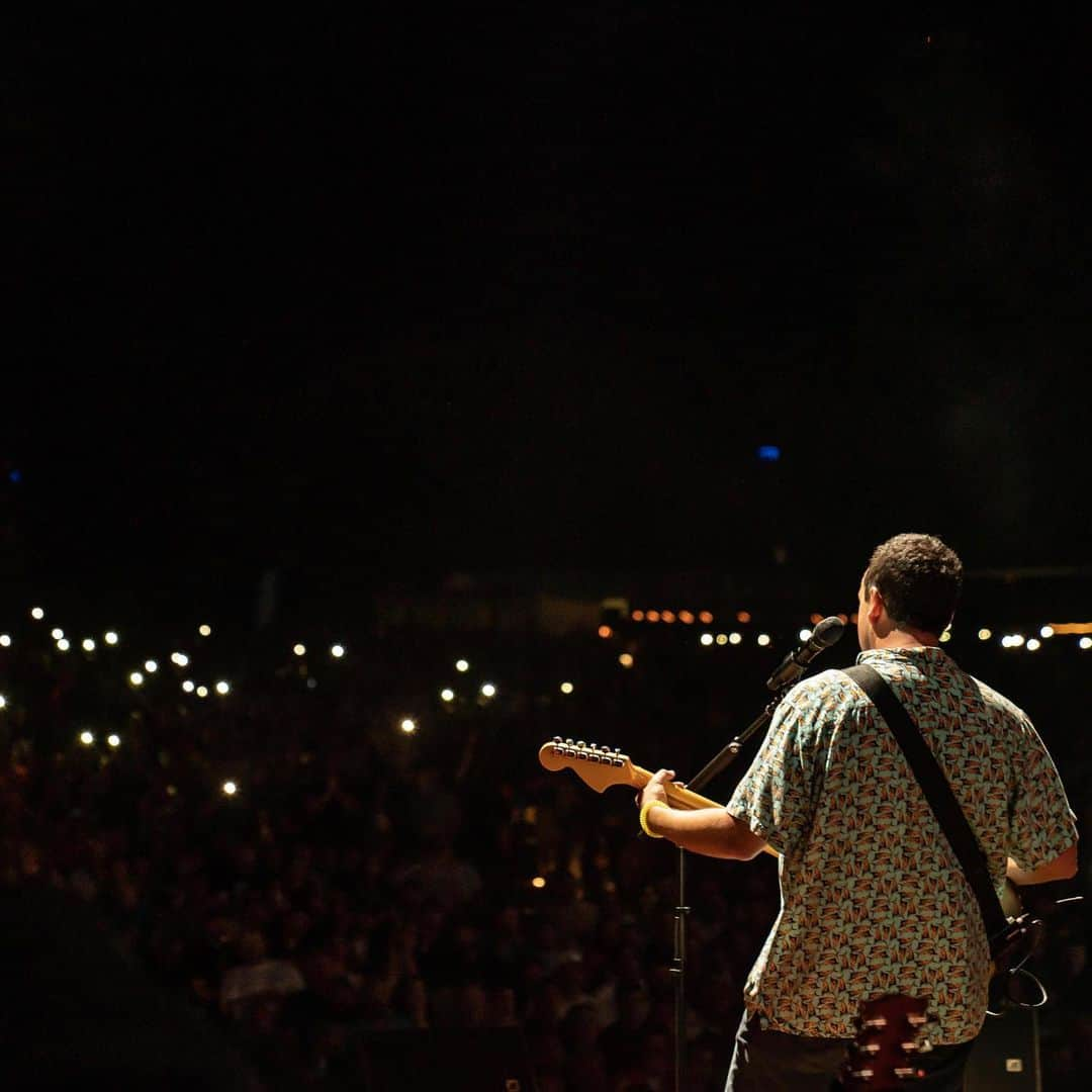 アダム・サンドラーさんのインスタグラム写真 - (アダム・サンドラーInstagram)「Minnesota, you kidding me? What a great night!」6月1日 16時15分 - adamsandler