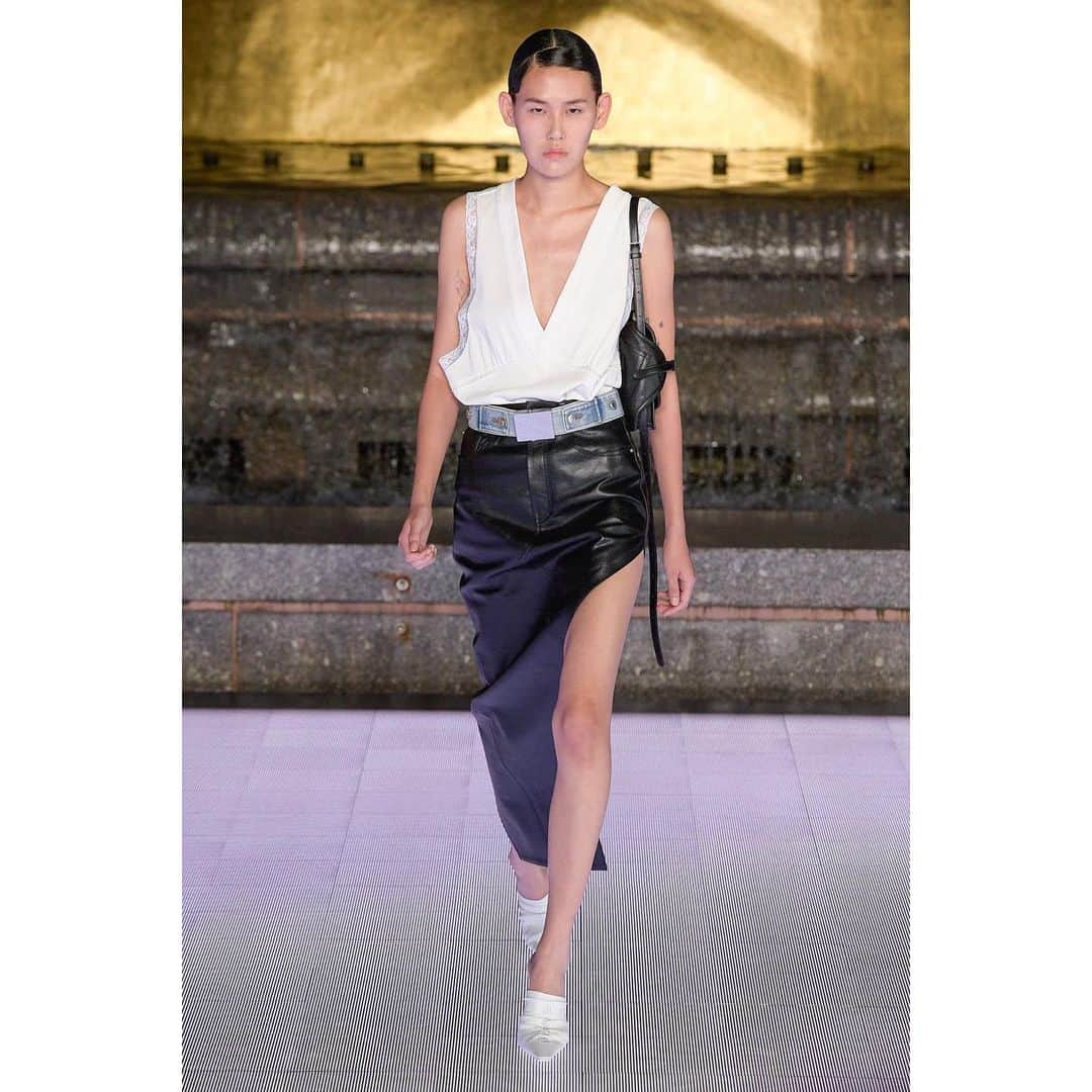 EZさんのインスタグラム写真 - (EZInstagram)「Thank you SO MUCH @alexwangny @alexanderwangny for letting me take part in your amazing show once again!!!🔥🔥🔥🔥 Also big thanks to @samuel_ellis @pg_dmcasting #karltempler @sashalexantonova @diane.kendal @duffy_duffy @louie_chaban @thelionsny for always making things work perfectly!! ❤️❤️❤️❤️ IT WAS EPIC」6月1日 16時13分 - ez_ez_ez_