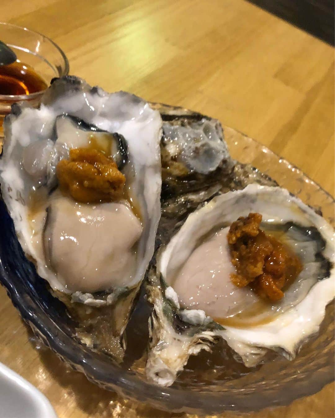 SHIHOさんのインスタグラム写真 - (SHIHOInstagram)「. . 昨日のDinner🍴は @umibal.shinjuku に行ってきたよ💕 . 新鮮な牡蠣と名物の シカゴピザを頂いてきた♥️ . すごーく伸びる チーズたっぷりで幸せすぎました🧀♡ . . ちなみに1枚目で持ってるのは レモンサワーなの🍋♡すごい色🤣💓 . . 美味しかった🥺❤️ . . #umiバル #新宿グルメ #東京グルメ #新宿バル #新宿イタリアン #魚介イタリアン #pr #コラボベース」6月1日 16時20分 - cham_pipi