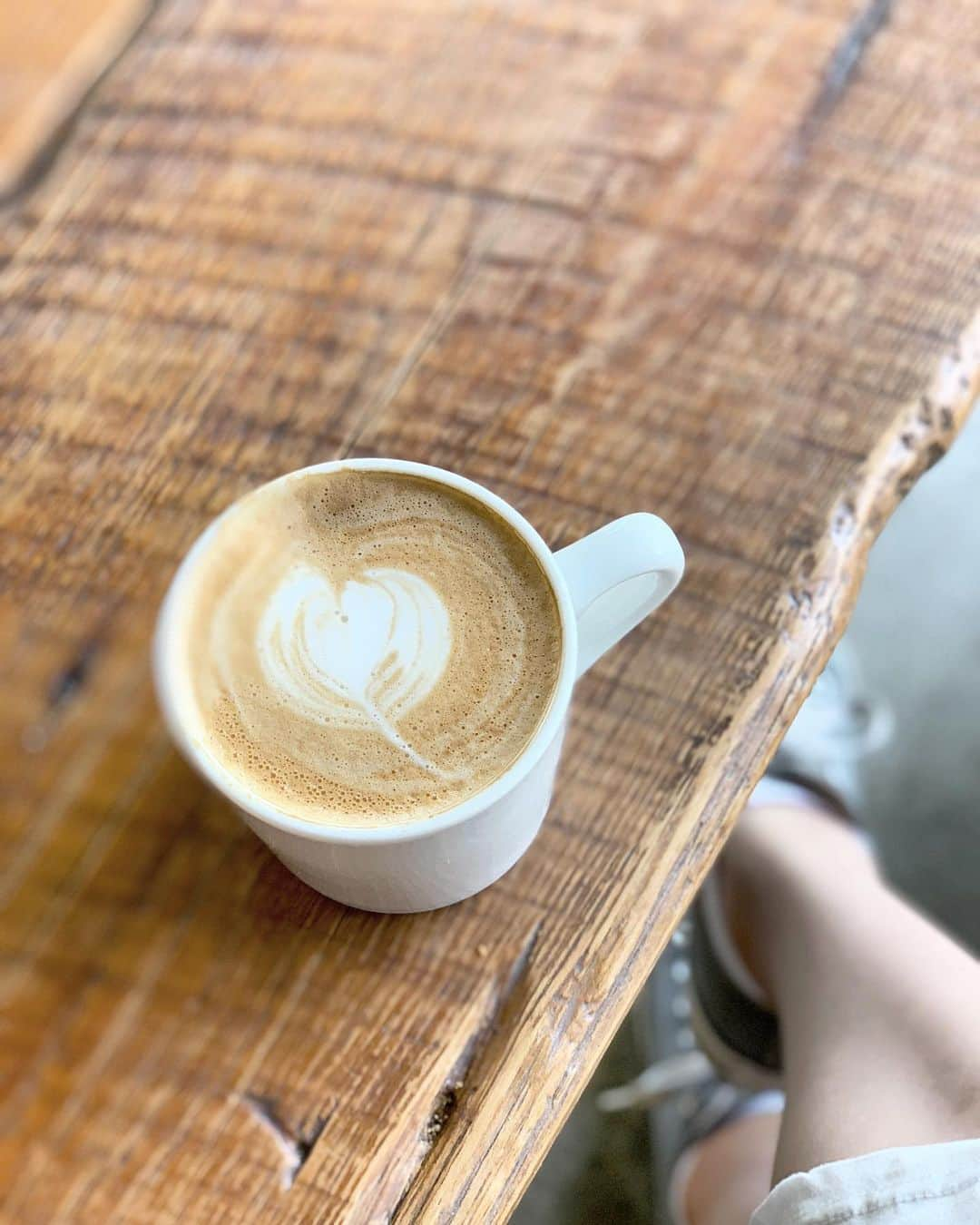 板橋瑠美さんのインスタグラム写真 - (板橋瑠美Instagram)「Cafe Time…♡﻿ ﻿ 先日居心地いいcafeを見つけたっ♡﻿ ﻿ 天気のいい日のcafeが、大好き😘﻿ ﻿ ﻿ ﻿ ﻿ #cafe #coffee #cafe探索 #rumicafé」6月1日 16時33分 - rumi_official_0616