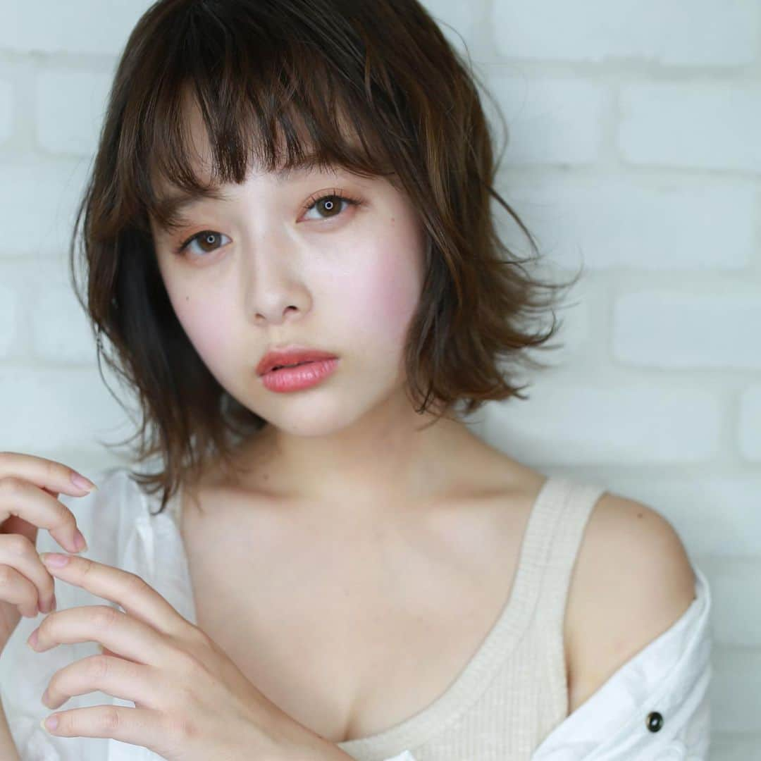 中野美容院・中野美容室 Premier Modelsさんのインスタグラム写真 - (中野美容院・中野美容室 Premier ModelsInstagram)「グロスグレージュ ◉ブリーチ剤：Schwarzkopf_FIBREPLEX @schwarzkopfjapan . . ◉カラー剤：WELLA @wella_creativecolor . . ◉スタイリング剤：ポリッシュオイル…」 Kajihairグロスグレージュ ◉ブリーチ剤：Schwarzkopf_FIBREPLEX @schwarzkopfjapan . . ◉カラー剤：WELLA_KOLESTON PERFECT @wella_creativecolor . . ◉スタイリング剤：ポリッシュオイル @napla_official . . ◉ヘアビューロンs . .  担当プロデューサー KAJI streeters中野NEＷ OPEN★ NET予約は、プロフィールのURLから^ ^ 東京都中野区中野5-66-4 4階  #ヘアスタイル #髪型 #ヘアセット #ヘアアレンジ #ヘアカラー #カラー #model #updo #hair_videos#モデル #ヘアカタログ#hair #wella #撮影 #fashion #instafashion #hm #zara #forever21 #uniqlo #gu #bob #updo #haircolor #longhair #hairstyle#中野#中野美容院」6月1日 16時28分 - streeters7075