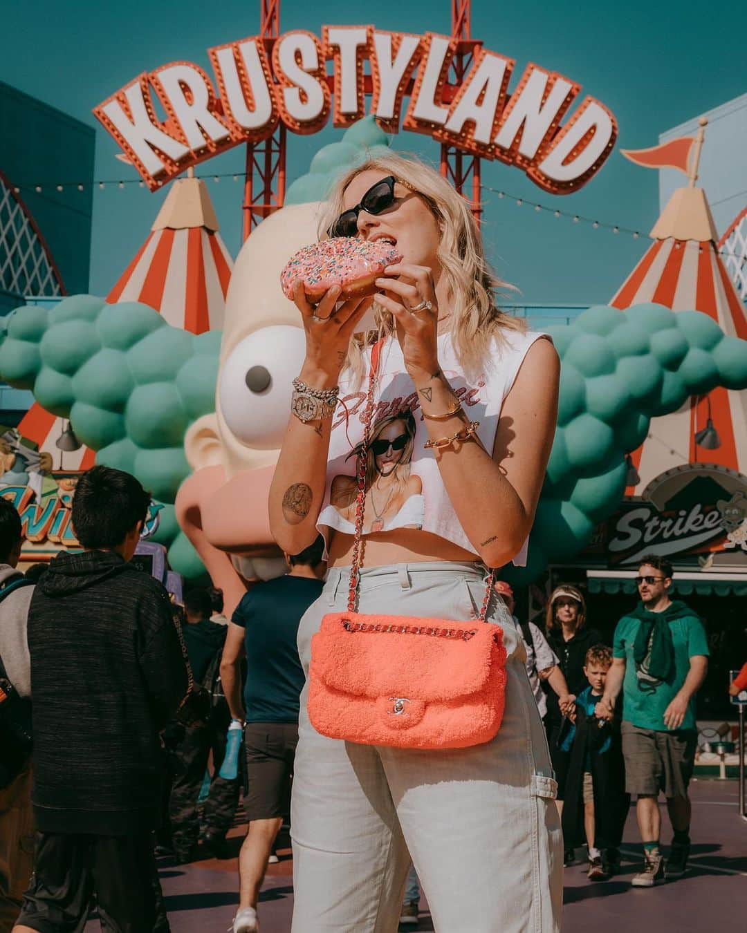 キアラ・フェラーニさんのインスタグラム写真 - (キアラ・フェラーニInstagram)「Universal Studios was awesome today 🍩 Pic by @tadyellow」6月1日 16時42分 - chiaraferragni