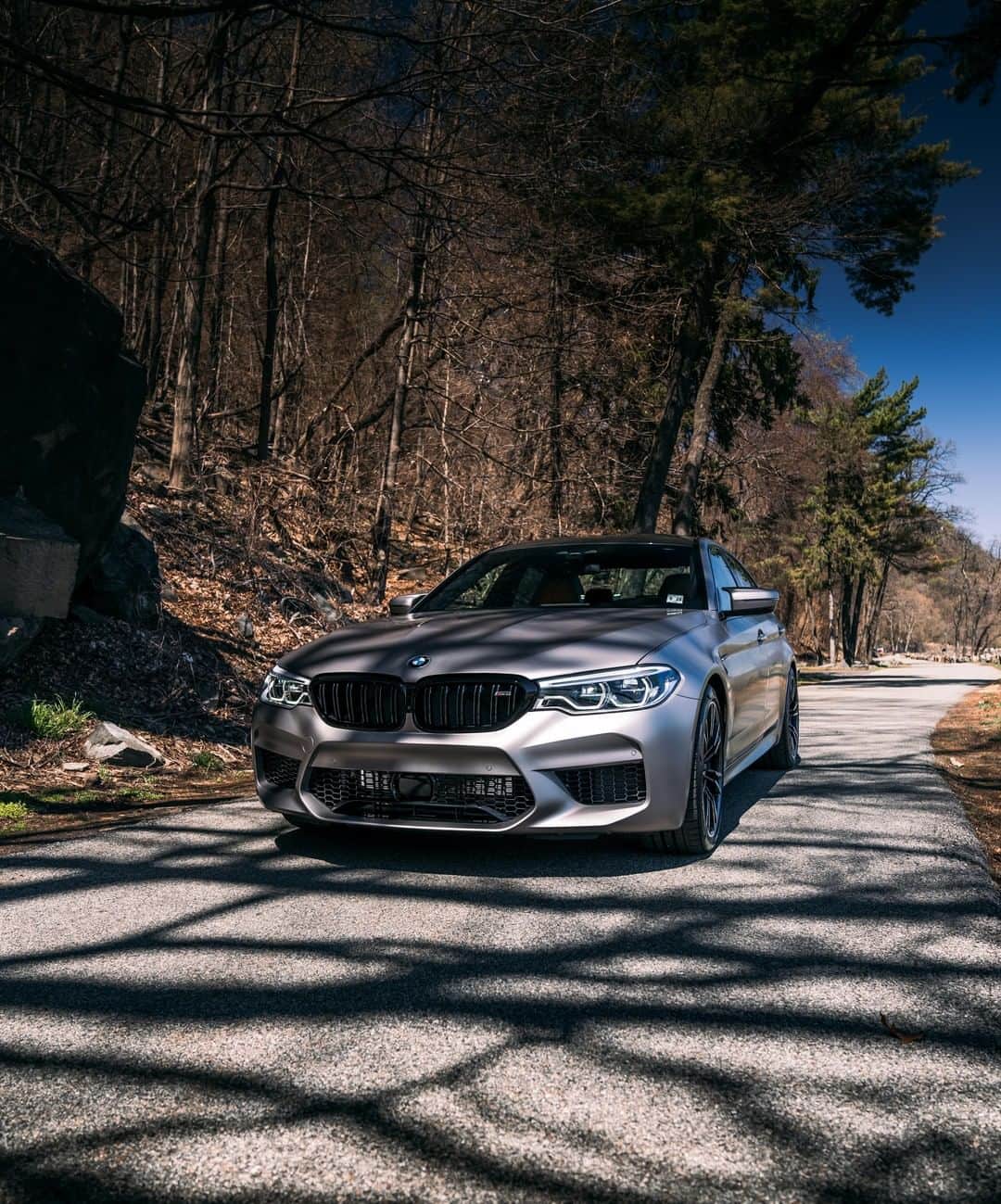 BMWのインスタグラム：「Your favorite performer. The BMW M5 Sedan. #BMWrepost @liv3life_m5 @aimonbmw #BMW #M5 #BMWM __ BMW M5 Sedan: Fuel consumption in l/100 km (combined): 10.8 - 10.7. CO2 emissions in g/km (combined): 246 - 243. The values of fuel consumptions, CO2 emissions and energy consumptions shown were determined according to the European Regulation (EC) 715/2007 in the version applicable at the time of type approval. The figures refer to a vehicle with basic configuration in Germany and the range shown considers optional equipment and the different size of wheels and tires available on the selected model. The values of the vehicles are already based on the new WLTP regulation and are translated back into NEDC-equivalent values in order to ensure the comparison between the vehicles. [With respect to these vehicles, for vehicle related taxes or other duties based (at least inter alia) on CO2-emissions the CO2 values may differ to the values stated here.] The CO2 efficiency specifications are determined according to Directive 1999/94/EC and the European Regulation in its current version applicable. The values shown are based on the fuel consumption, CO2 values and energy consumptions according to the NEDC cycle for the classification. For further information about the official fuel consumption and the specific CO2 emission of new passenger cars can be taken out of the „handbook of fuel consumption, the CO2 emission and power consumption of new passenger cars“, which is available at all selling points and at https://www.dat.de/angebote/verlagsprodukte/leitfaden-kraftstoffverbrauch.html.」