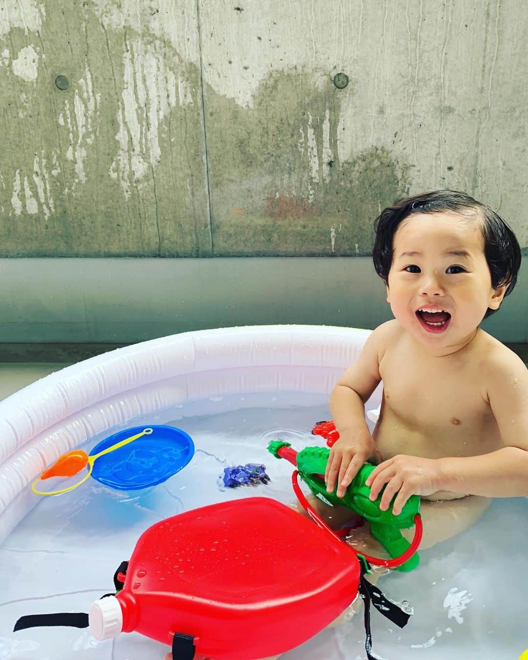 宮田悟志さんのインスタグラム写真 - (宮田悟志Instagram)「プール開き。楽しそう！  #おじの甥っ子日記」6月1日 17時17分 - miyata_satoshi