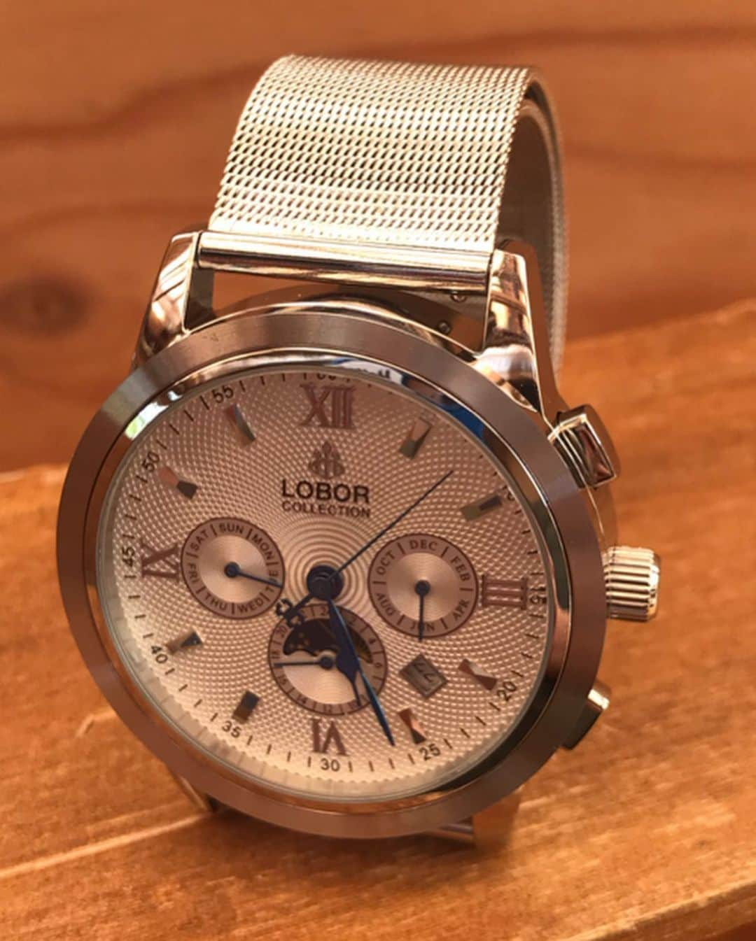 midoriさんのインスタグラム写真 - (midoriInstagram)「. . 1年前も、 @loborjapan  の腕時計⌚️. . . ビッグフェイスの腕時計は、コイちゃんの顔の大きさと一緒でした❤️❤️. . . . . . 『midorinotanbo521 』のクーポンコード使用で10パーセントオフになりますので、是非、お気に入りを見つけて下さい🤗🤗. . .  #lobor#ロバー#腕時計#時計 . .  #ねこ#猫#ねこすたぐらむ #にゃんこ  #にゃんすたぐらむ#ふわもこ部#茶トラ #みんねこ#ピクネコ#ねこらぶ #スタペ応募#ねこのきもち部#ペコねこ部 #instagram#catstagram#cats_of_instagram#ilovemycat」6月1日 17時17分 - midorinotanbo