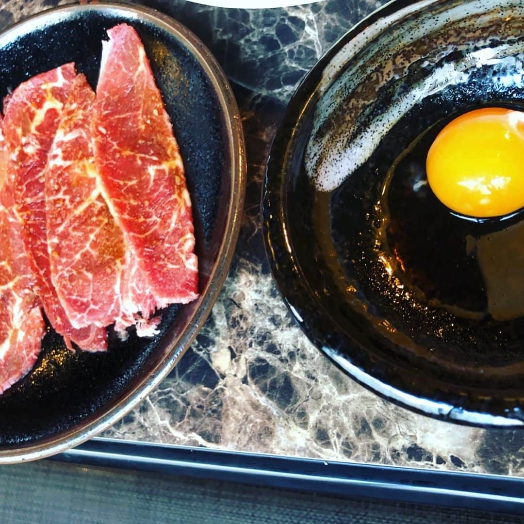 世手子さんのインスタグラム写真 - (世手子Instagram)「Cospa good barbecue restaurant(*ﾟ∀ﾟ*) I enjoyed meat in Shinjuku with my mother)^o^( I am glad to comment every day(〃ω〃) Everyone, please spend a wonderful weekend(*´∀`)♪ https://item.woomy.me/c/38278 @yakiniku_sakai #焼肉さかい 新宿店におかんと行ってきたょ(*≧∀≦*) コスパ良しなのに #シャトーブリアン もあって大感激っっ 店内めっちゃ綺麗で心地よかったですっっ ホルモンと冷麺は定番で美味しかったょん(^○^) #しそめし 美味しかったー！ 新宿 さかいで検索してー！ Casting by @woomy.restaurant #イヤリング：#ルピス @queen.lupis (v0141)」6月1日 17時19分 - rojide