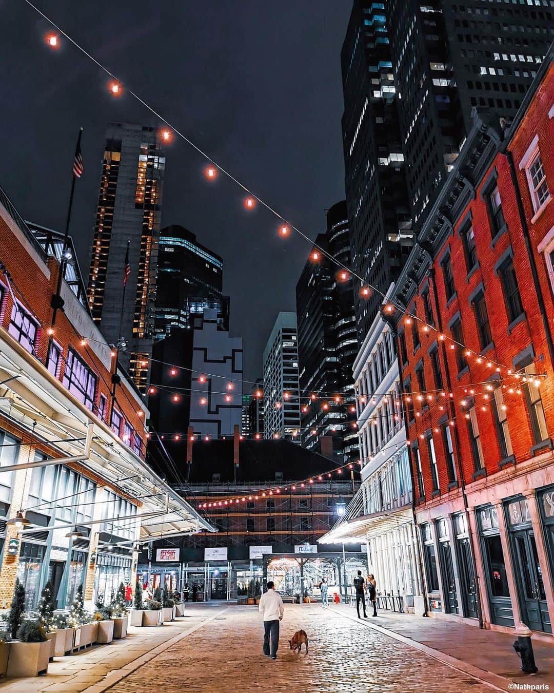 nathparisさんのインスタグラム写真 - (nathparisInstagram)「🇫🇷 J’ai profité de mon séjour à New York pour tester le mode nocturne du #HuaweiP30Pro,  la qualité en basse lumière est impéccable.  Ce mode offre beaucoup de détails et de netteté pour un résultat incroyable. @HuaweiMobileFr #HuaweiShot 🇺🇸 During my stay in New York, I took the opportunity to test the night mode of the #HuaweiP30Pro, the quality in low light is impeccable. This mode offers a lot of detail and sharpness for an incredible result.」6月1日 17時20分 - nathparis