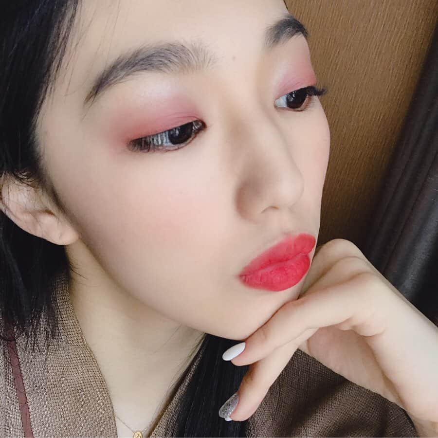 重留真波さんのインスタグラム写真 - (重留真波Instagram)「shu uemura 💐 本日発売の新作！ 発色もよく可愛いよ♡ みんなチェックしてねーん🌹 このセットでメイクしてみたよ！ @shuuemura」6月1日 17時24分 - shigetome.manami.official