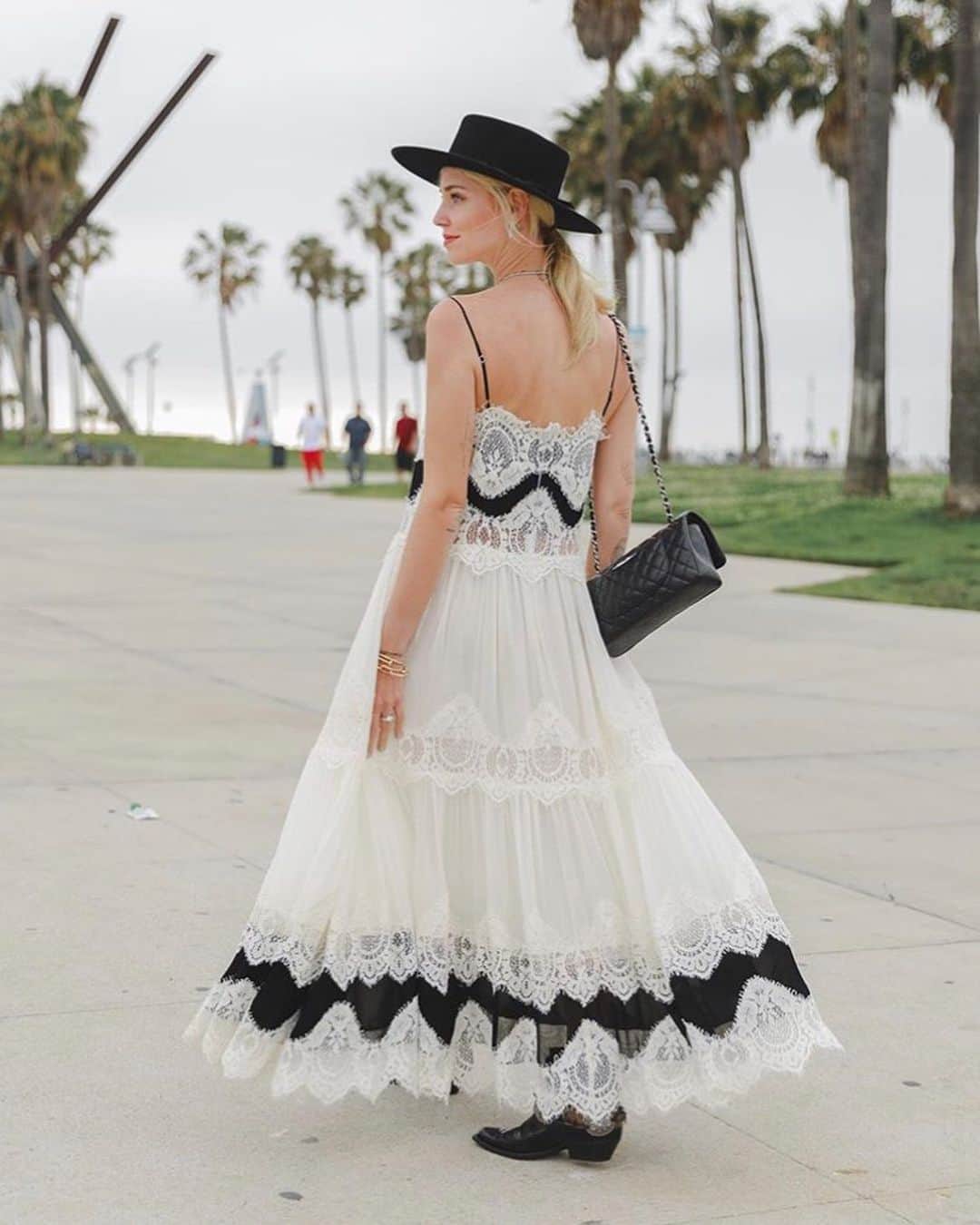 ツインセットさんのインスタグラム写真 - (ツインセットInstagram)「#repost @chiaraferragni ❤️ Venice Beach in my beautiful #twinsetmilano dress ✨ #twinsetlover」6月1日 17時34分 - twinsetofficial