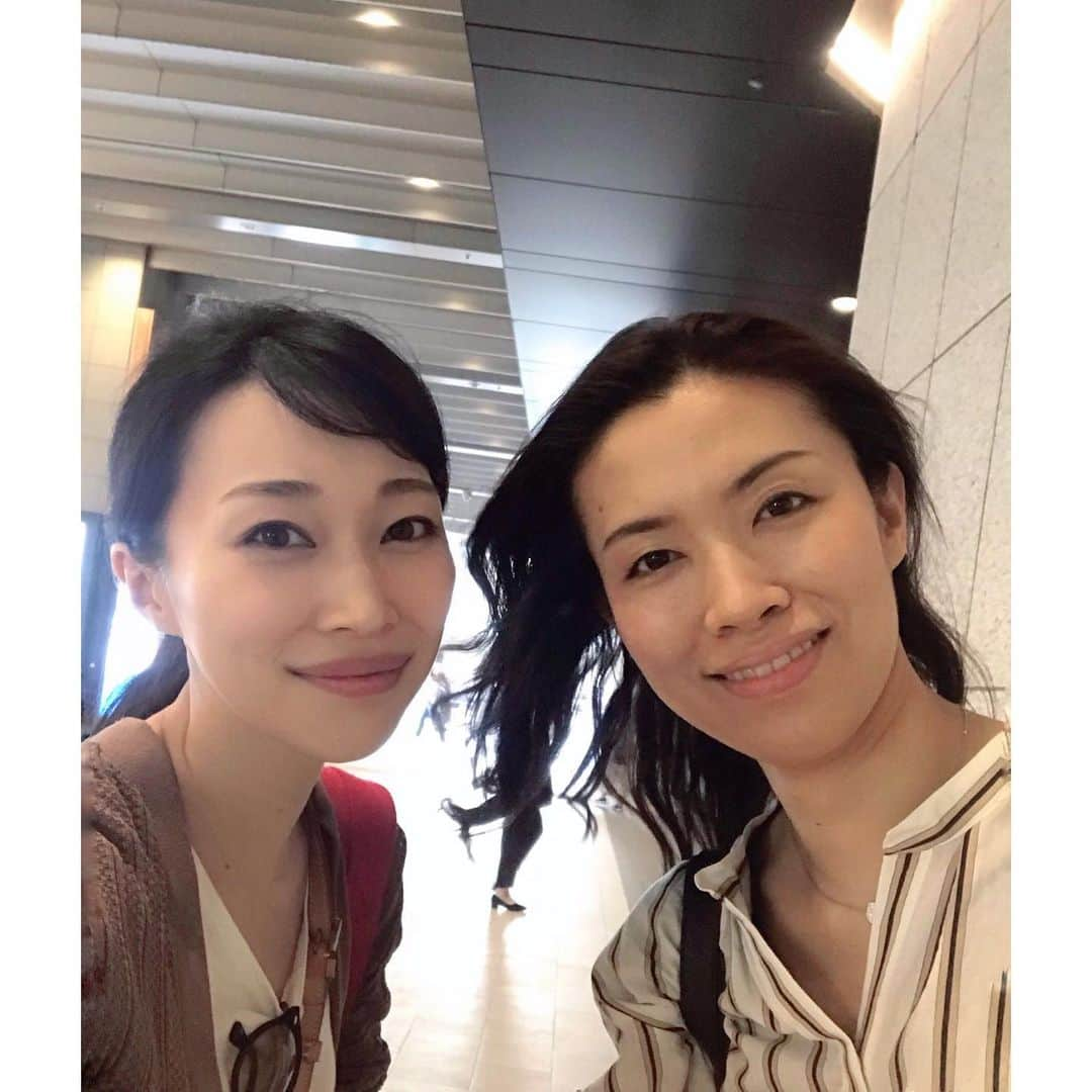 海隼人（有馬佐織）さんのインスタグラム写真 - (海隼人（有馬佐織）Instagram)「先日、仕事終わりにダディと❤️😆❤️ まったりと美味しいご飯と共に 時間ギリギリまでおしゃべり☺️✨ ・ ・ #十輝いりす  さん#まさこさん#ダディ #記録#まったり#ごはん#おしゃべり #和み#ゆるーい時間#だーいすき#❤️ #happy#smile  #宝塚og#元宝塚 #海隼人」6月1日 17時31分 - saorimahalo