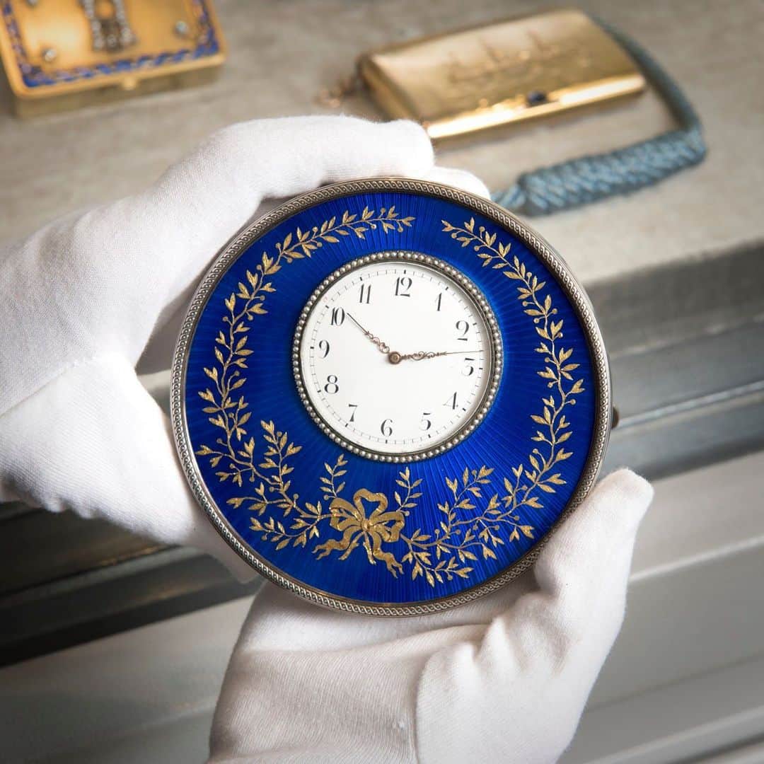クリスティーズさんのインスタグラム写真 - (クリスティーズInstagram)「These colourful Fabergé clocks are highlights of our upcoming Russian Art sale. Which is your favourite?⠀ .⠀ This year marks the 50th anniversary of our Russian Art department. To celebrate, we've launched @christiesrussia, where you can discover more Russian masterpieces, auctions, and news from our Moscow office!⠀ .⠀ Russian Art – 3 June at Christie's London.⠀ .⠀ #art #russianart #faberge #clock #clocks #ornament #ornaments #50YearsofRussianArt」6月1日 17時38分 - christiesinc