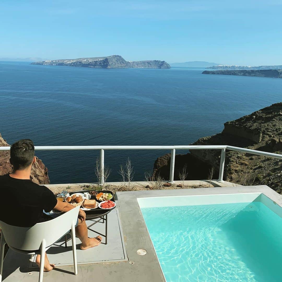 パブロ・サラビアさんのインスタグラム写真 - (パブロ・サラビアInstagram)「Santorini 🍉🍞🍳 #holidays #breakfast」6月1日 17時46分 - pablosarabia92