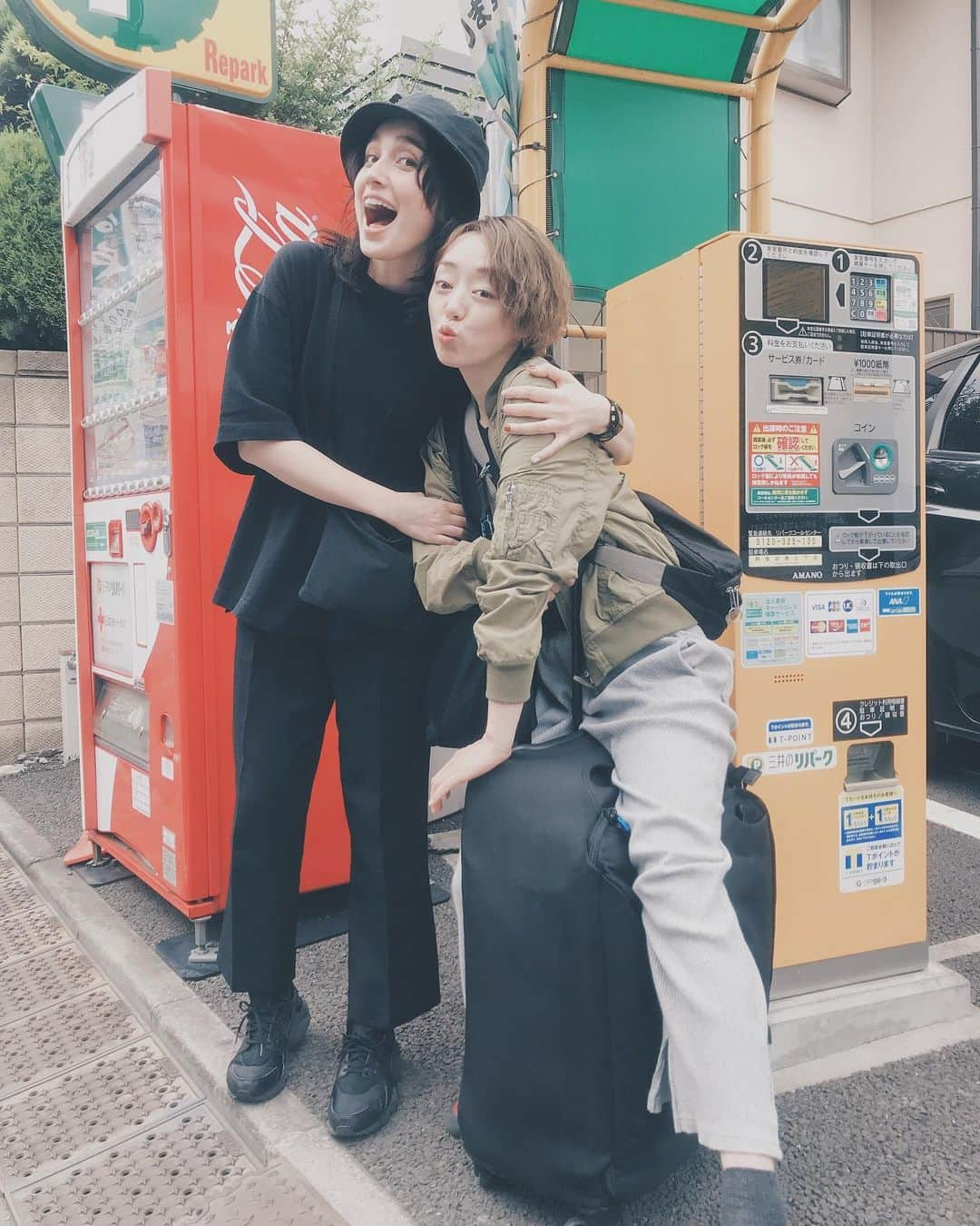 Emilyさんのインスタグラム写真 - (EmilyInstagram)「大好き子ちゃんがきたー😡💕 少ししか会えない感じがイケメン。 My girl Marie🥺💕 好朋友 万里慧🥺💕」6月1日 17時47分 - emily_honebone