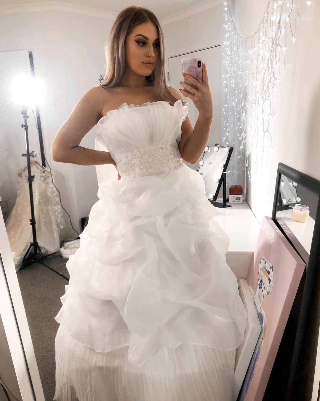 Shannonさんのインスタグラム写真 - (ShannonInstagram)「Pic 1, 2 or 3? 📸 Who saw my new video trying on wedding dresses under $40? 💕🤠 what fresh content are you guys wanting to see next? I have like four trips coming up and wanna prefilm some fun stuff 🎥 https://youtu.be/Gq4a-mBa8Hw」6月1日 17時57分 - shaaanxo