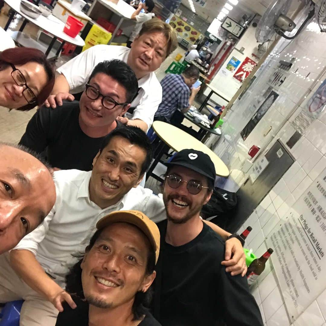 井川祐輔さんのインスタグラム写真 - (井川祐輔Instagram)「香港滞在記#118  高校生の時のバイブルと言えば、 「メンズノンノ」。 好きなモデルは、JUN。 初めて訪れた北角の街市で、JUNらしき人が通り過ぎた…。 けどここは香港でしかも北角。  香港は西洋人の方も多いので、よく似た人かな？？ と思いましたが、後輩が果敢にも本人に確認を取ったところ、まさかの本人‼️ こんな偶然あります？？ 憧れのモデルと香港で出会うなんて😭 その後は、ノリの良いおじさん達と意気投合。 これも香港ならでは！！ めっちゃ楽しかった👍 #香港滞在記#香港#北角#街市#メンズノンノ#モデル#ジュン #hongkong#hk#northpoint#mensnonno#model#junhagan」6月1日 18時03分 - yusukeigawa_4