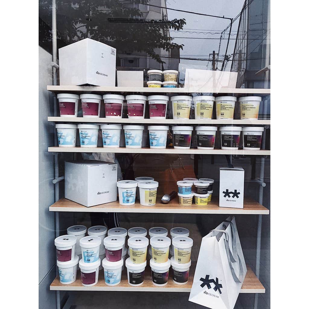 Yuuki mimuraさんのインスタグラム写真 - (Yuuki mimuraInstagram)「🍨 . 美味しいアイスクリーム屋さん、 みーつけた👀✨💕 . . . #自由が丘#自由が丘スイーツ#アイスクリーム#アイス#自由が丘散策  #自由が丘グルメ #駅近#駅近グルメ #hioicecream #hioicecreamatelier自由が丘 #いちごみるく#イチゴミルク#🍓#🥛#🍓🥛#🍨」6月1日 18時11分 - u0829u