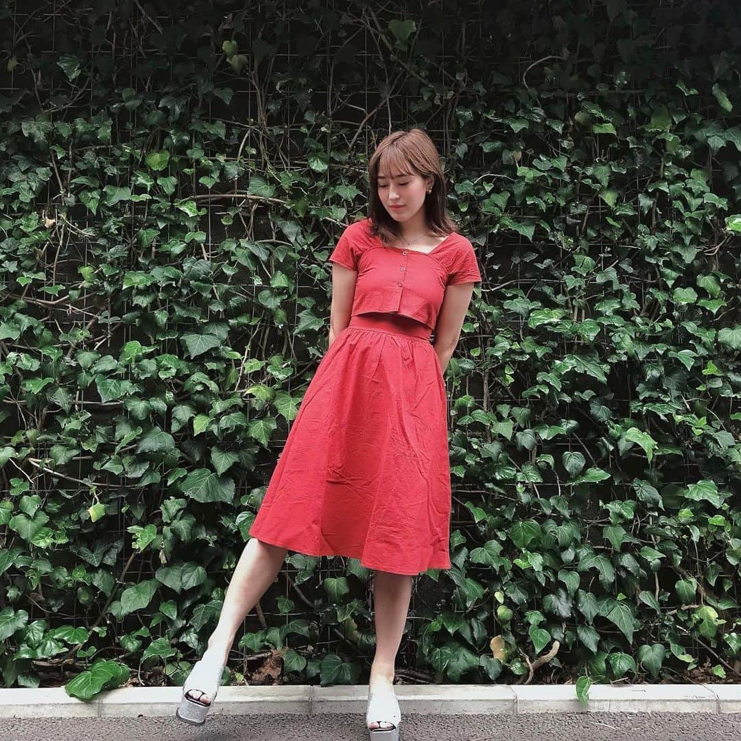 平田梨奈さんのインスタグラム写真 - (平田梨奈Instagram)「✌️ @holidayandholiday_official  #hirafashion」6月1日 18時28分 - hirari_official