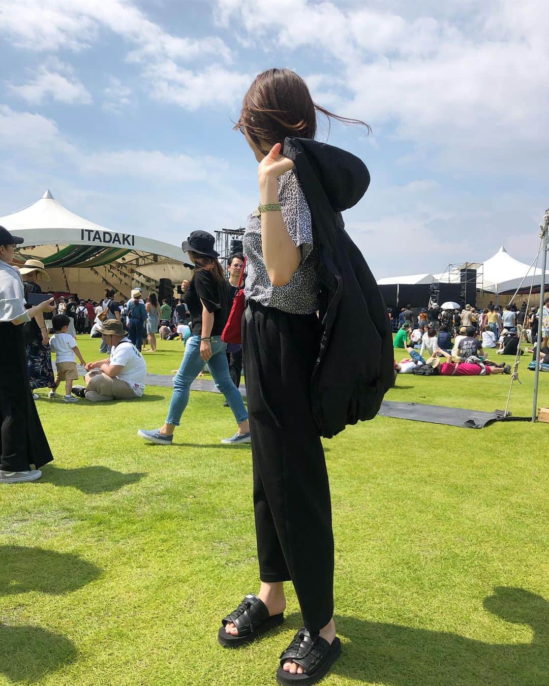 野尻美穂さんのインスタグラム写真 - (野尻美穂Instagram)「頂来たよー！ やっぱり今年も天気良し！ #頂フェス  #mihonano #supreme #prada」6月1日 18時29分 - miho_cocoa