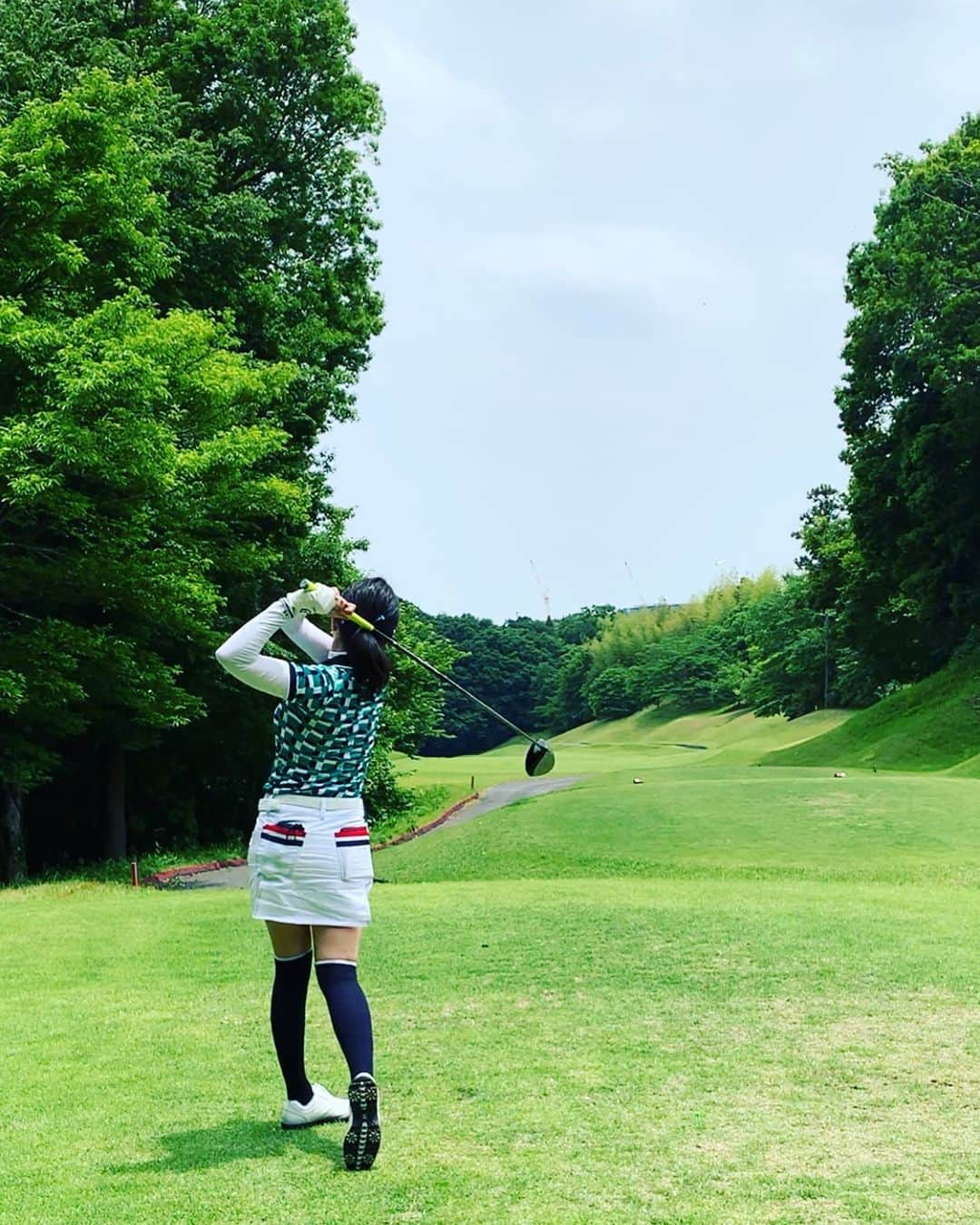 佐藤のぞみさんのインスタグラム写真 - (佐藤のぞみInstagram)「この時期が一番快適🌳✨ #いや芝花粉以外ね #golfer  #ぶたくさ花粉  #天敵 #🤷‍♀️ #⛳️」6月1日 18時39分 - satonozomi1028