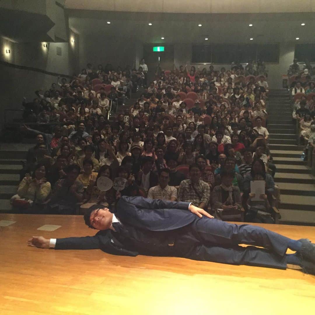 山里亮太さんのインスタグラム写真 - (山里亮太Instagram)「高知140最高でした！！！ 本当に楽しかったぁ！！！ みなさま、ありがとうございます！！！ そして、どうぞよろしくお願いいたします！！！ #山里亮太 #山里亮太の140 #高知」6月1日 18時42分 - ryotayamasato