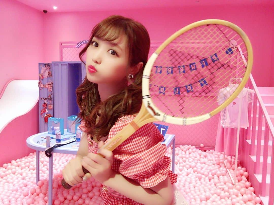 穐田和恵さんのインスタグラム写真 - (穐田和恵Instagram)「韓国🇰🇷明洞フラッグシップストア 「chuu」 可愛いフォトスポットがいっぱいあって色んな海外の人が来てたよ💓 ． 実は小学生の時テニス部だったの私🎾笑 ． ． 6月もよろしくね🥰 ． ． #韓国 #韓国旅行 #明洞」6月1日 19時00分 - kazue.akita