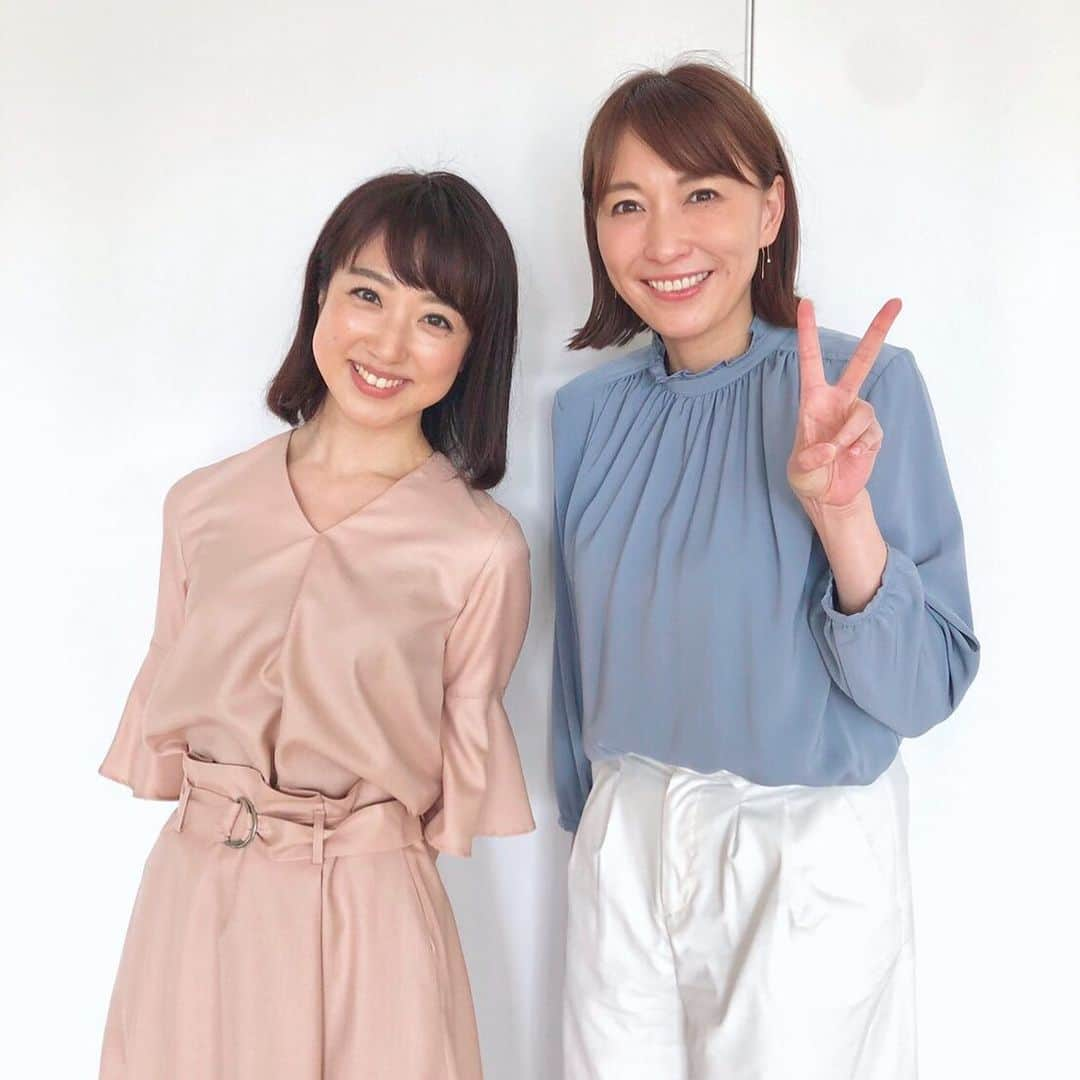 川田裕美さんのインスタグラム写真 - (川田裕美Instagram)「今日は小椋久美子ちゃんと仕事！ 2人でトークショーでした✨😆 一昨日も一緒にご飯食べてましたが…仲良い友達をインタビューするの、楽しかったなぁ✨🎤🎤 ご依頼、お待ちしています笑笑 #小椋久美子#バドミントン」6月1日 19時13分 - hiromikawata163