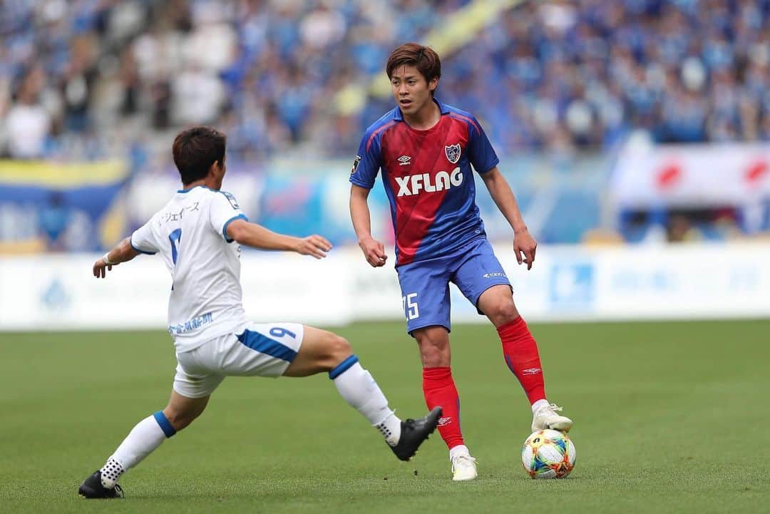 小川諒也のインスタグラム：「やっぱ勝つって最高だよね！ たけ、けんとくんありがとー👍 #fctokyo #小川諒也」