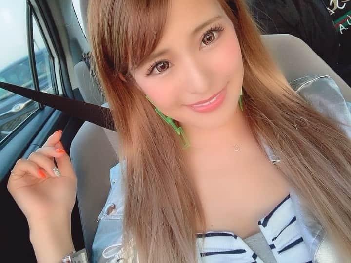 鈴木まりなのインスタグラム：「  神戸の2号線沿い 須磨〜舞子らへんと 湘南の134号線がめっちゃ似てる🧡  海好きにはたまらない シーサイドロード🏖🐠☀️ 」