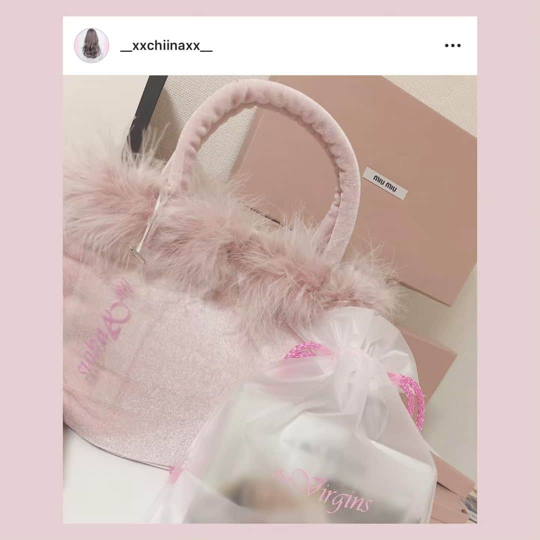 bis_web bis [ビス] さんのインスタグラム写真 - (bis_web bis [ビス] Instagram)「June 1 , Saturday﻿ ﻿ ﻿ 🌷﻿ ﻿ ﻿ The Virgins のファーバッグは﻿ 発売当初からbisガールのトレンドアイテム。﻿ ﻿ 今季のクリアファーバッグはもうゲットした？﻿ ﻿ @__xxchiinaxx__  さんがゲットしたクリアバッグは﻿ これからの季節に大活躍の予感！﻿ ﻿ みんなも夏のおすすめバッグをみつけたら﻿ @bis_web にタグ付けして投稿してね🍒﻿ ﻿ ﻿ ﻿ #thevirgins #クリアバッグ #pvcバッグ #PVC #クリアトート #かばん #バッグ #トレンド #ファー #ピンク #pink #💕 #トレンド #クリア #夏 #ビーチ #beach #girly #miumiu #dior #かばんの中身 #カバン #bag #bis_web #🌷#june」6月1日 19時31分 - bis_web