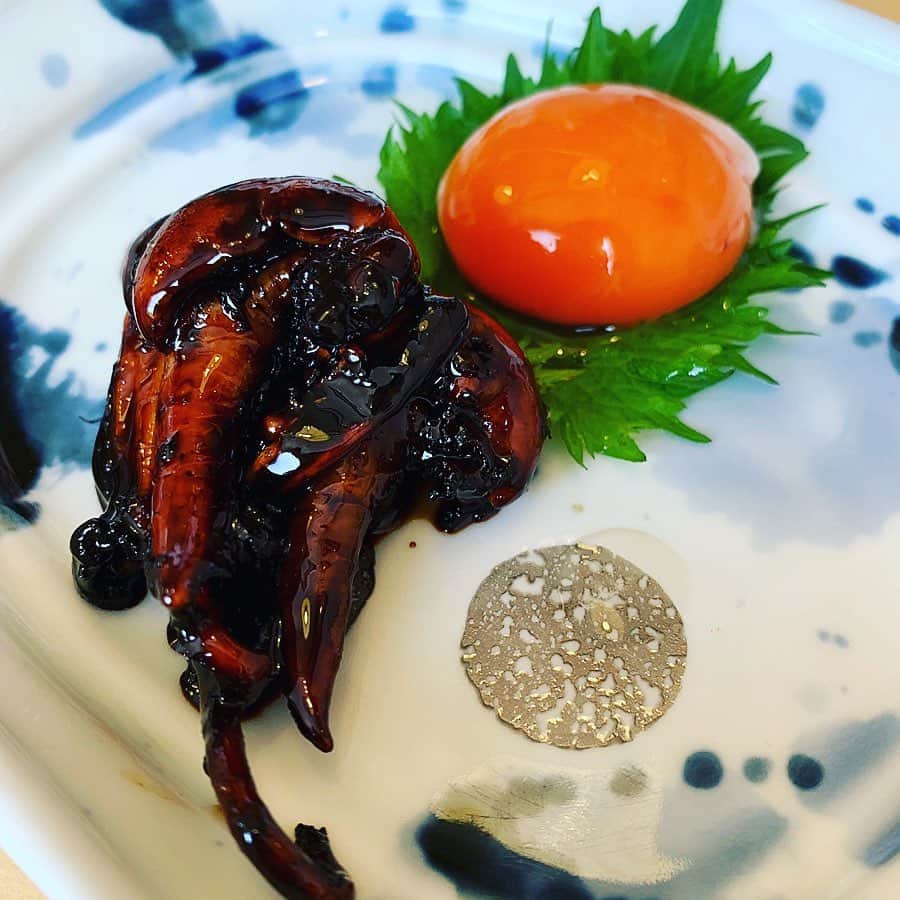 松原汐織さんのインスタグラム写真 - (松原汐織Instagram)「♡ 小田原の#友栄 さんへ鰻を食べに😋 ・ ふわっふわのうな重＆ぷりっぷりの肝は、驚きの美味しさ❤️ お店の前で食後に写真を撮ったら、本当に嬉しそうな顔をしていて笑いました😂 (スワイプしてくださいね📸💕) ・ 満腹〜の幸せな小旅行でした🚄✨ ・ #汐織の旅日記 #食いしん坊万歳 #小旅行 #デート #鰻 #うな重 #肝焼き #大好き #美味しゅうございました 🥳」6月1日 19時32分 - shiori_ma_