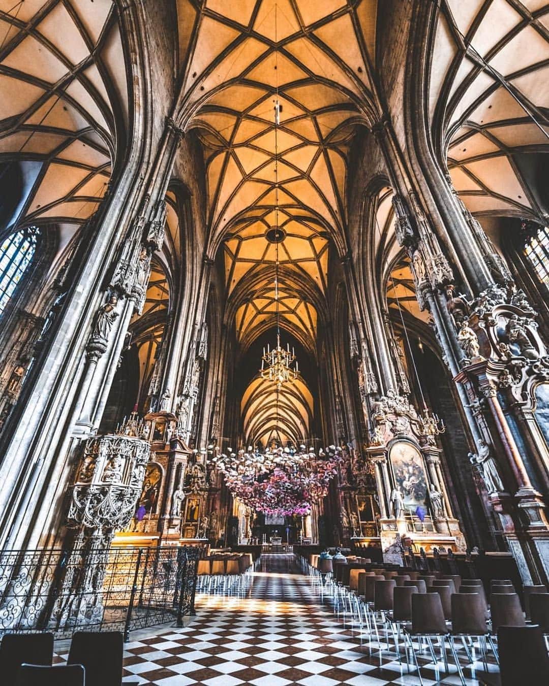 Wien | Viennaさんのインスタグラム写真 - (Wien | ViennaInstagram)「Inside the most prestigious cathedral in Vienna - St. Stephens Cathedral. Did you know that the interior of St. Stephen's Cathedral was changed again and again over the centuries, right through to the Baroque period? In addition to valuable altars and side chapels, the impressive cathedral treasure can also be seen here. Is visiting St. Stephens Cathedral on your bucket list - or have you already been here? ✔️♥️ by @thefearlessexplorer #ViennaNow」6月1日 20時00分 - viennatouristboard