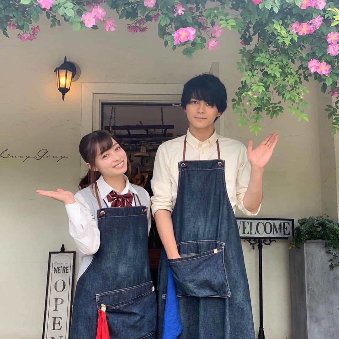 映画『午前0時、キスしに来てよ』のインスタグラム：「6月がはじまりましたね。  週末はよくあーちゃん家のお花屋さんでお手伝いします🙌💐 季節の花が楽しめてとても素敵なんです。  日奈々  #午後8時日奈々がお送りしました ‪#午前0時キスしに来てよ‬ ‪#0キス‬ #映画0キス  #日奈々 #橋本環奈  #あーちゃん #眞栄田郷敦 #あーちゃん家の花屋の名前はルーシーグレイ  #ルーシーグレイ #公開まであと半年」