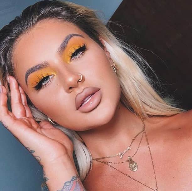 Benefit Cosmetics UKさんのインスタグラム写真 - (Benefit Cosmetics UKInstagram)「BROW GOALS 💕 We are totally crushing on the gorgeous @jamiegenevieve using #kabrow & #gimmebrow+ for those #benefitbrows 😍😍😍 #benefit #beauty #regram #brows . . . 📷 Image Description: Selfie of @jamiegenevieve」6月1日 20時01分 - benefitcosmeticsuk