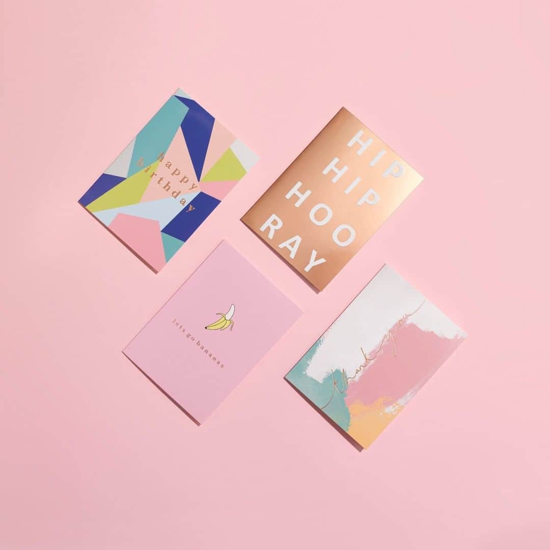 アクセサライズのインスタグラム：「Gifting the one you love? 💕 Say it with our brand new range of adorable statement cards, available online and in selected stores now.  Tap the link in the bio to shop now.  #Accessorize #gifting #cards」