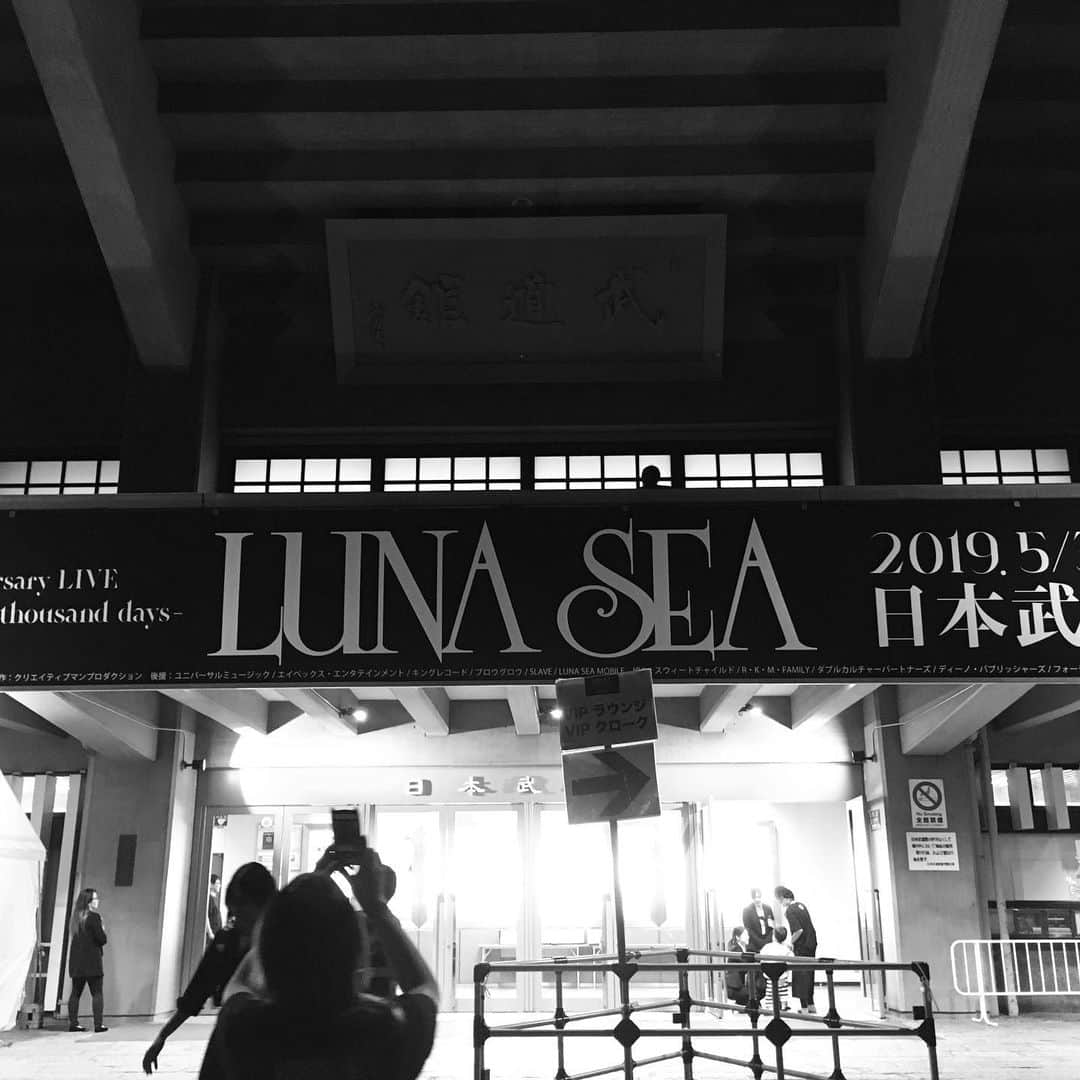津久井恒仁のインスタグラム：「膝震えた。 一瞬も隙なし、全員がモンスターでした。 レジェンドあざした。  #lunasea30th」